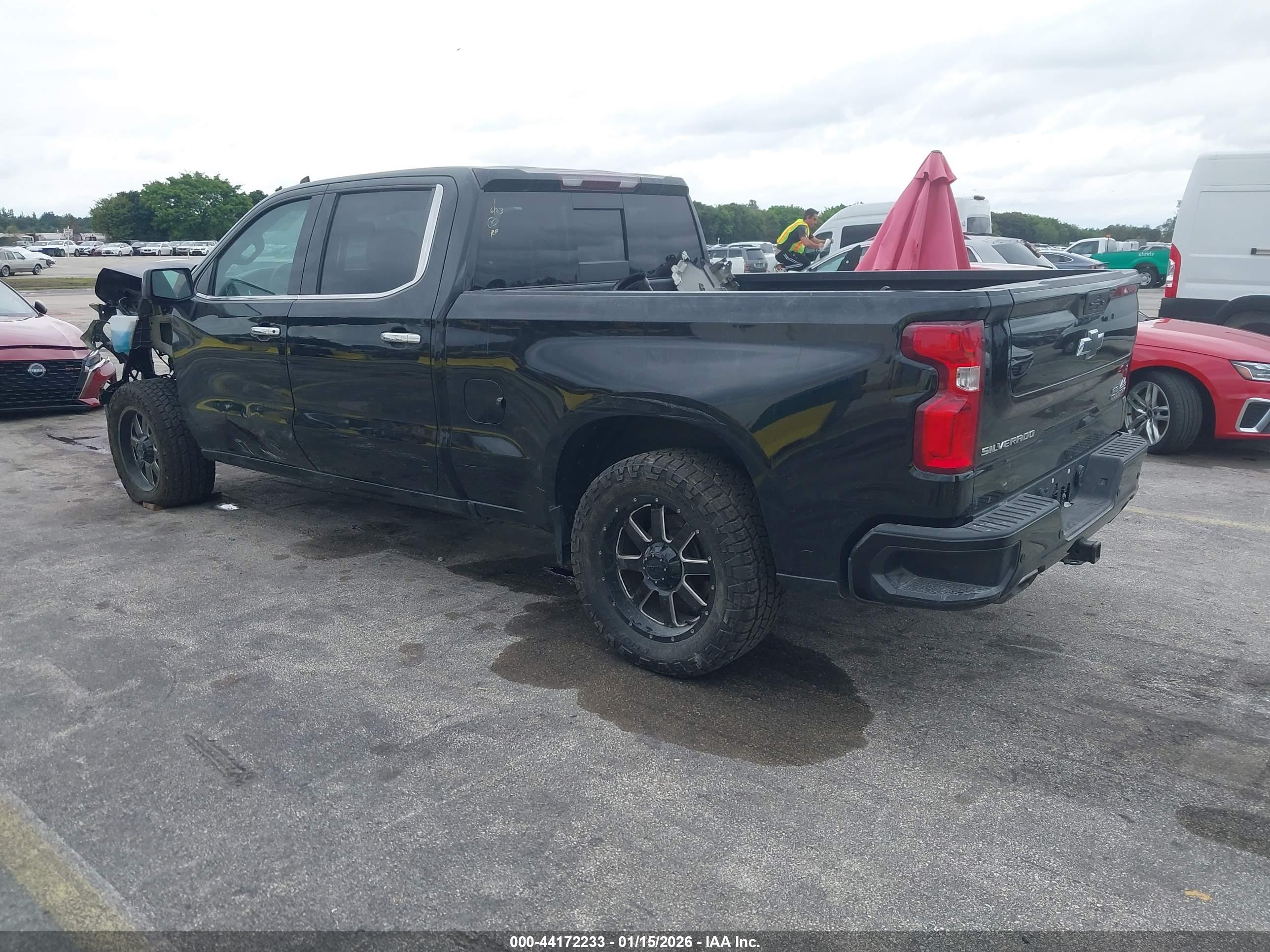 CHEVROLET SILVERADO image 3