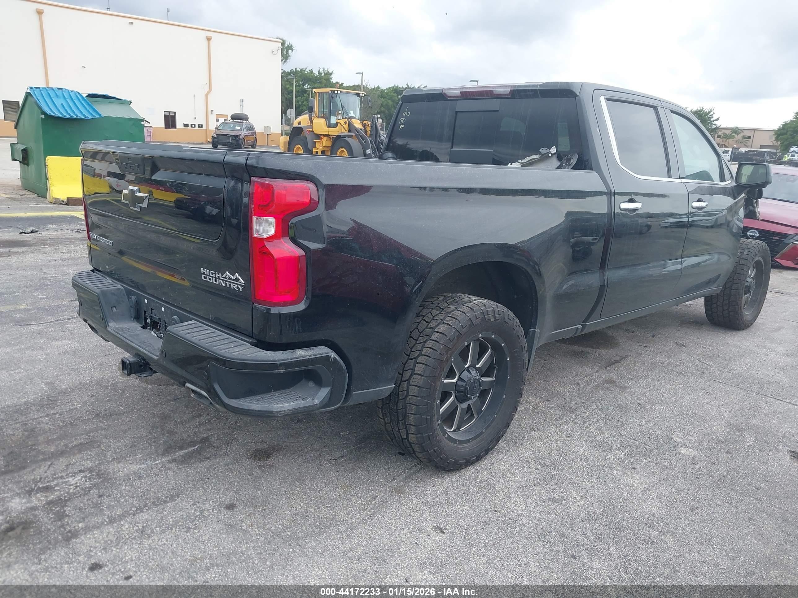 CHEVROLET SILVERADO image 4