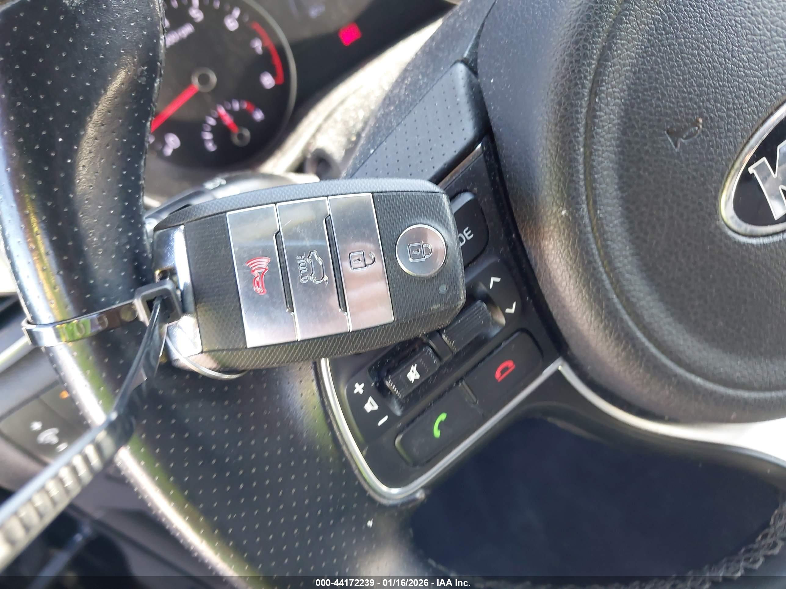 KIA SPORTAGE image 11