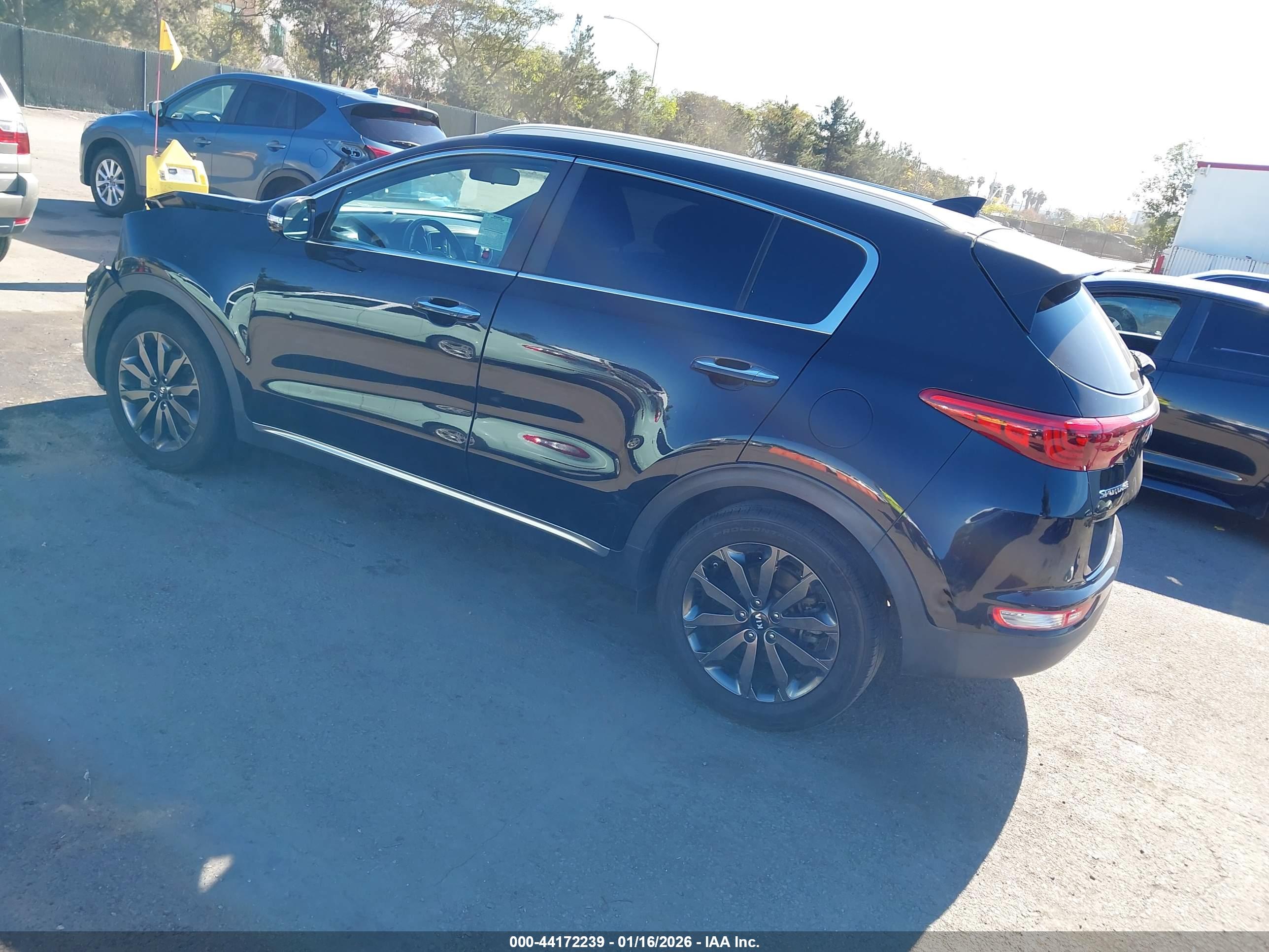 KIA SPORTAGE image 3