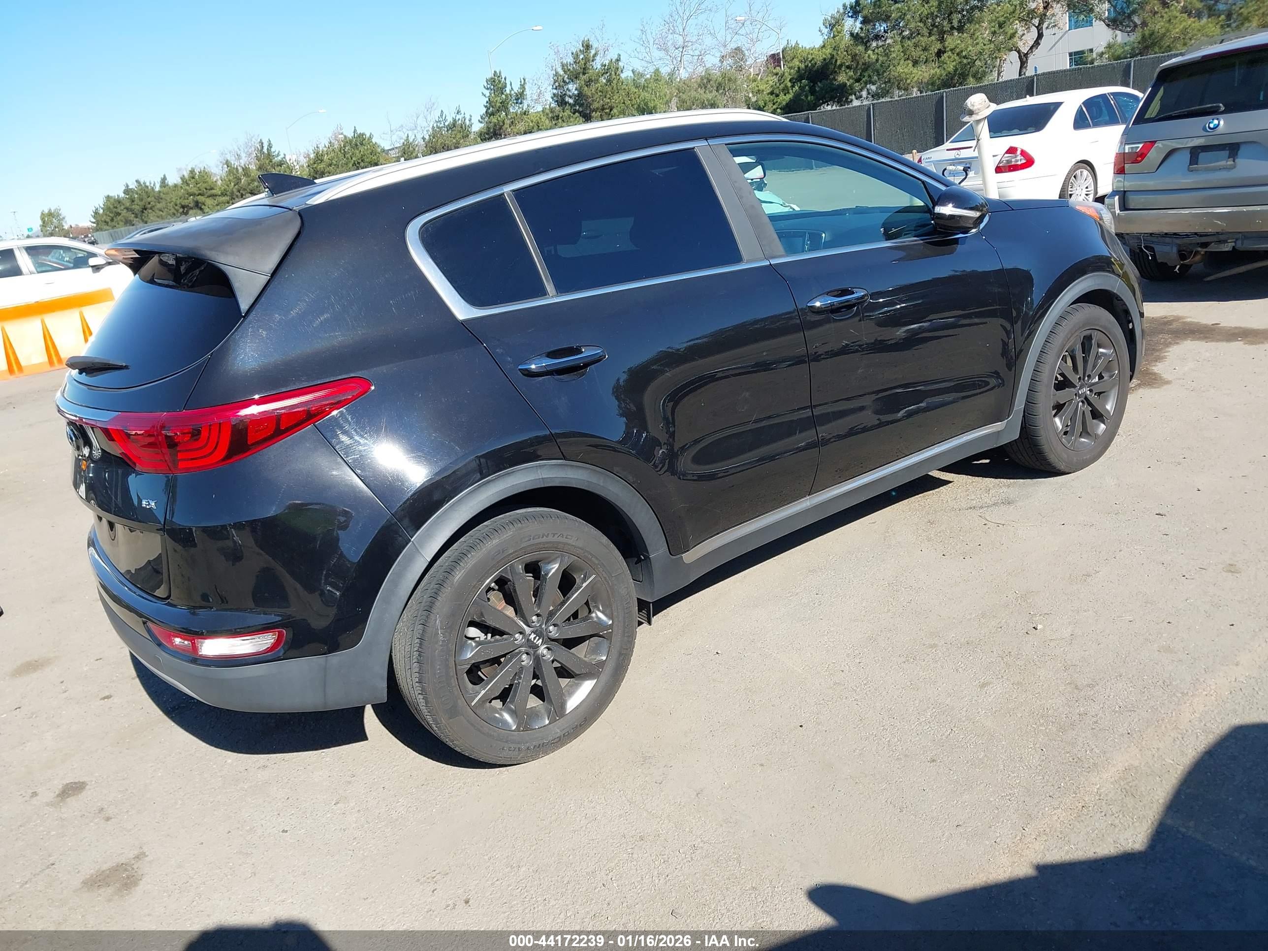 KIA SPORTAGE image 4