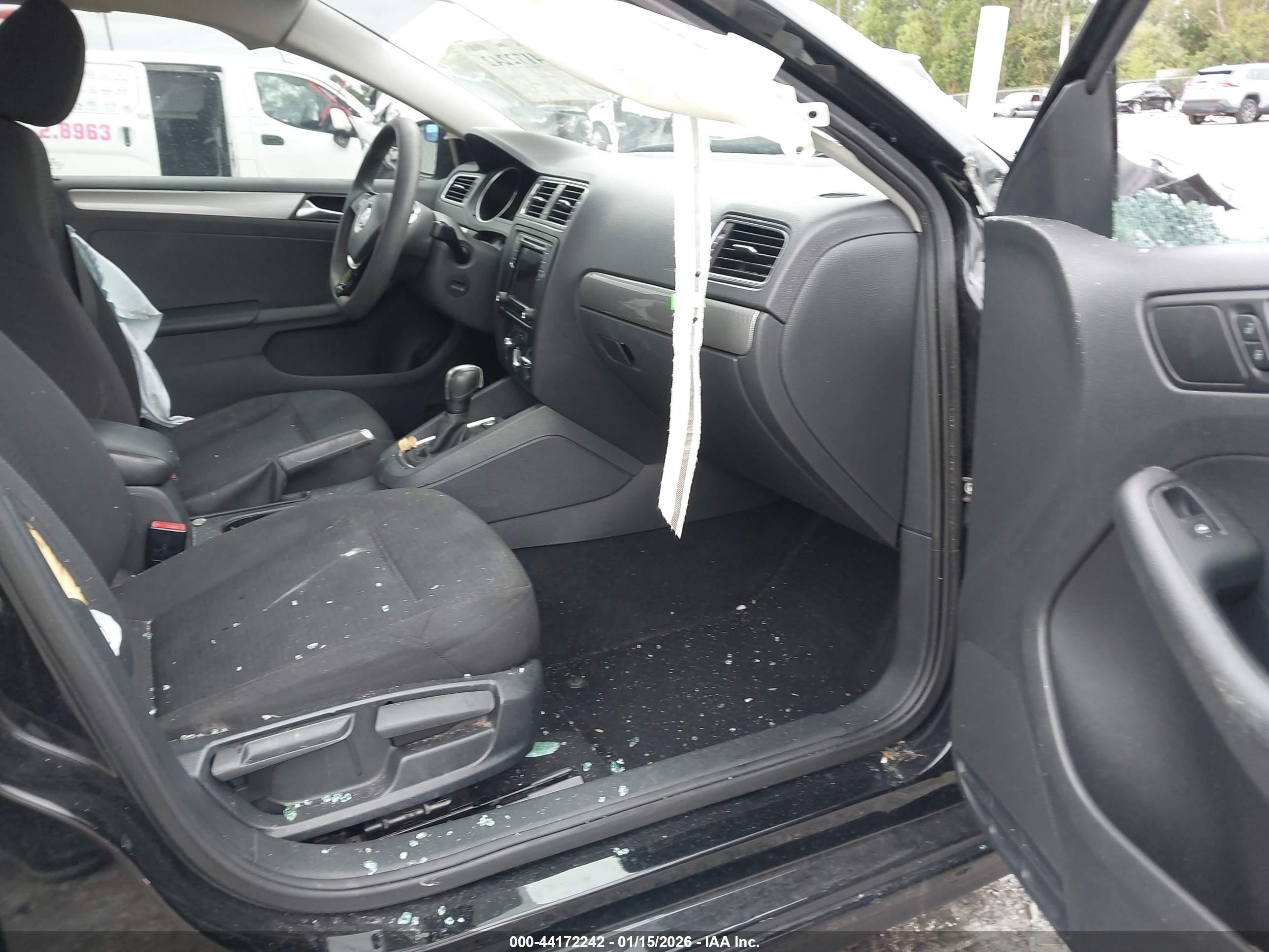 VOLKSWAGEN JETTA image 5