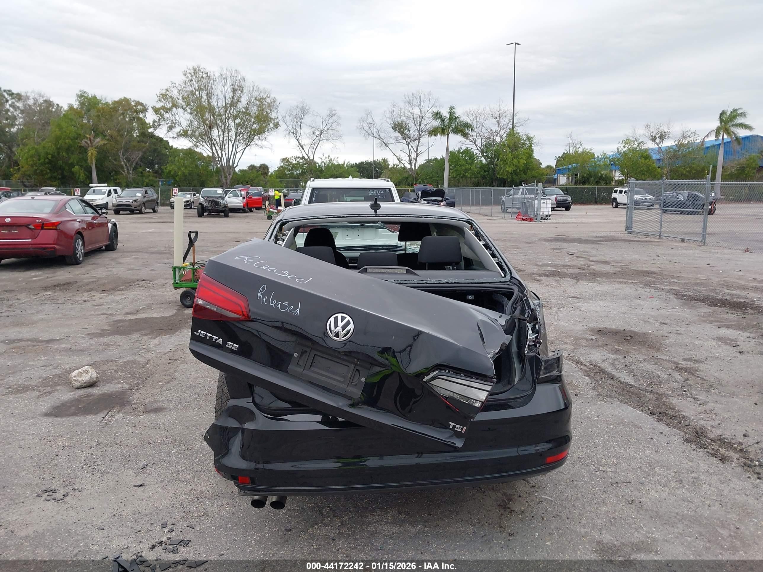 VOLKSWAGEN JETTA image 6