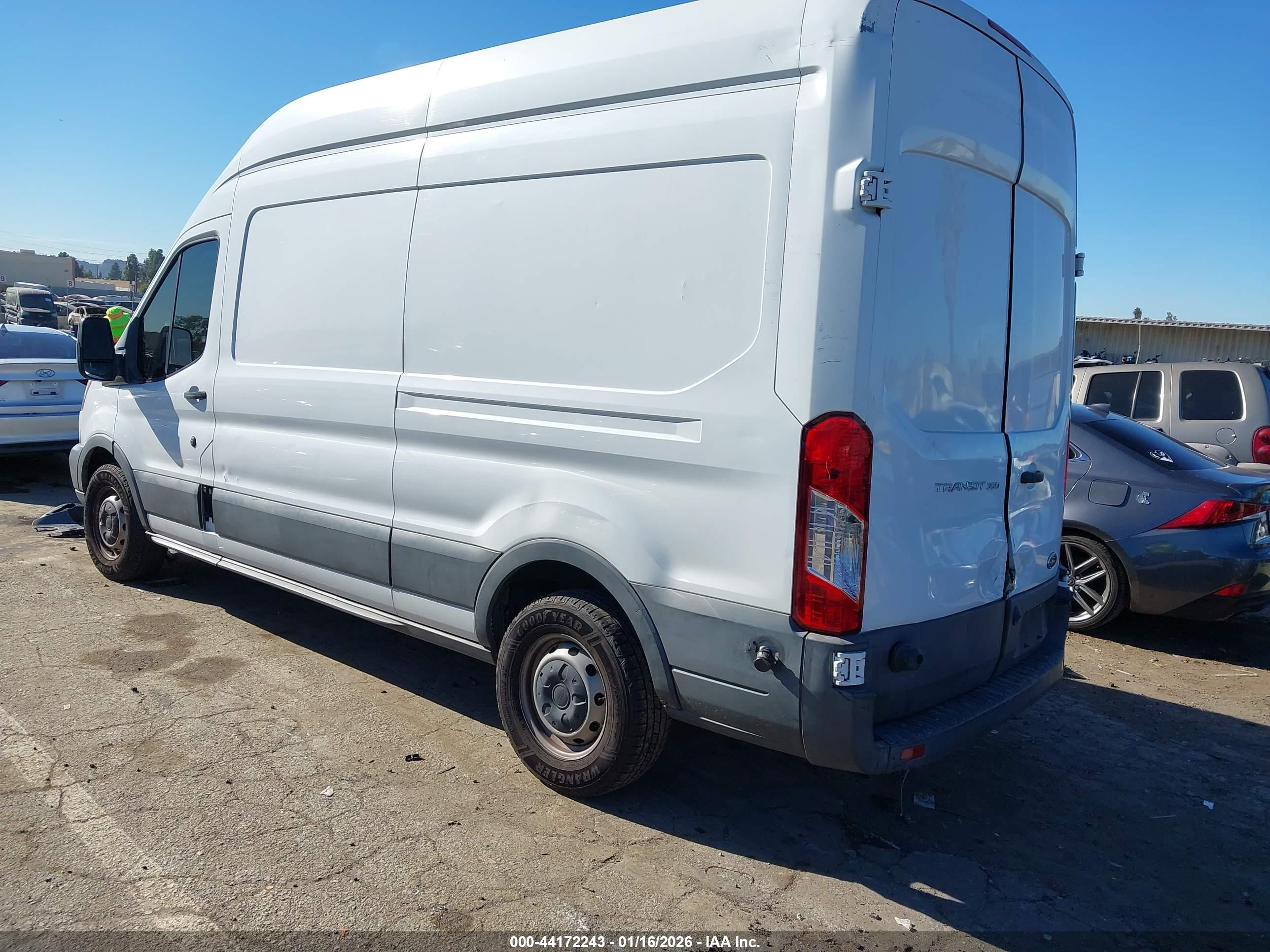 FORD TRANSIT-350 image 3