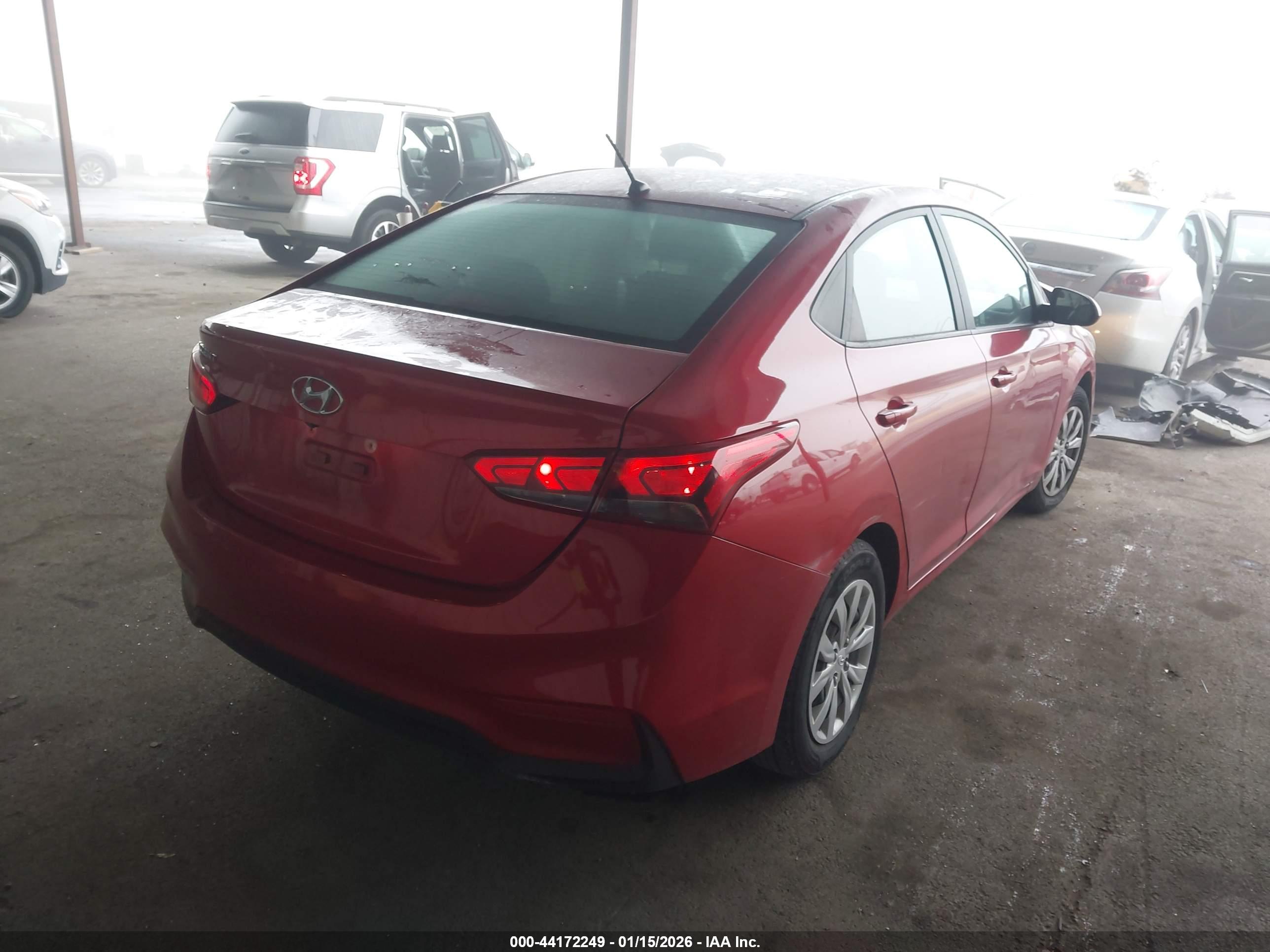 HYUNDAI ACCENT image 4