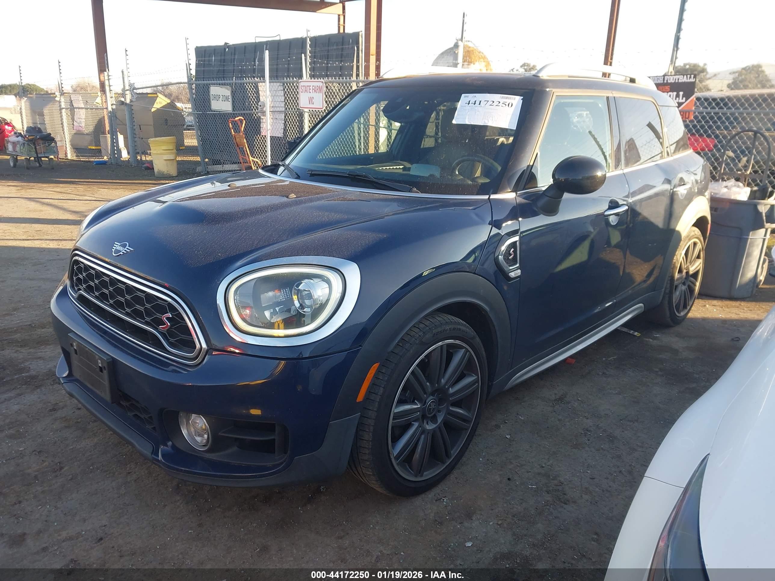 MINI COUNTRYMAN image 2