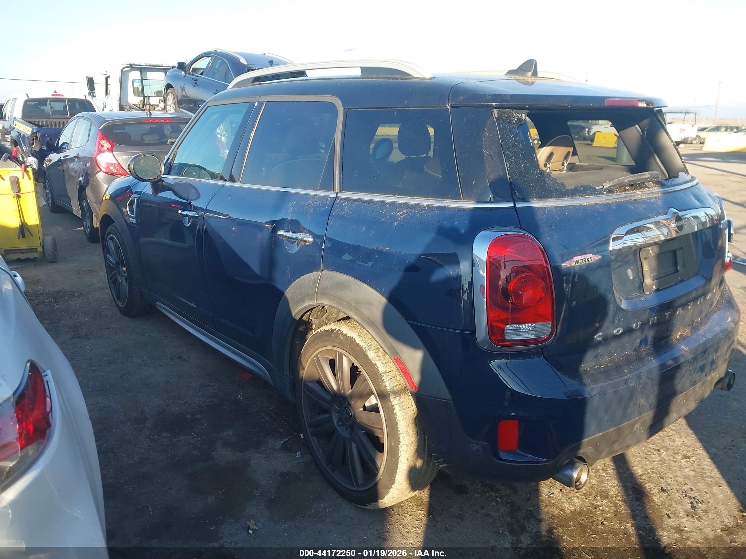 MINI COUNTRYMAN image 3