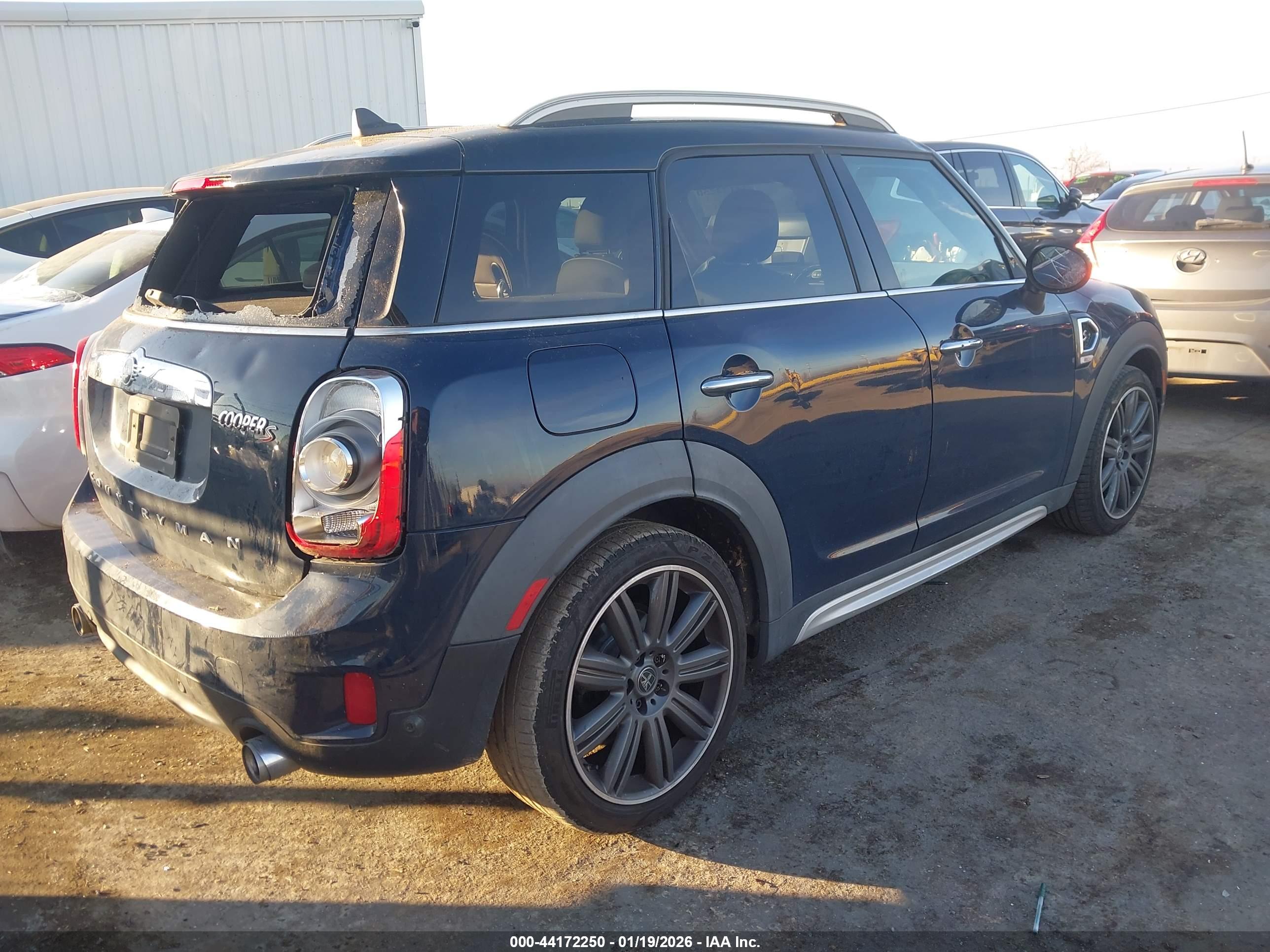 MINI COUNTRYMAN image 4