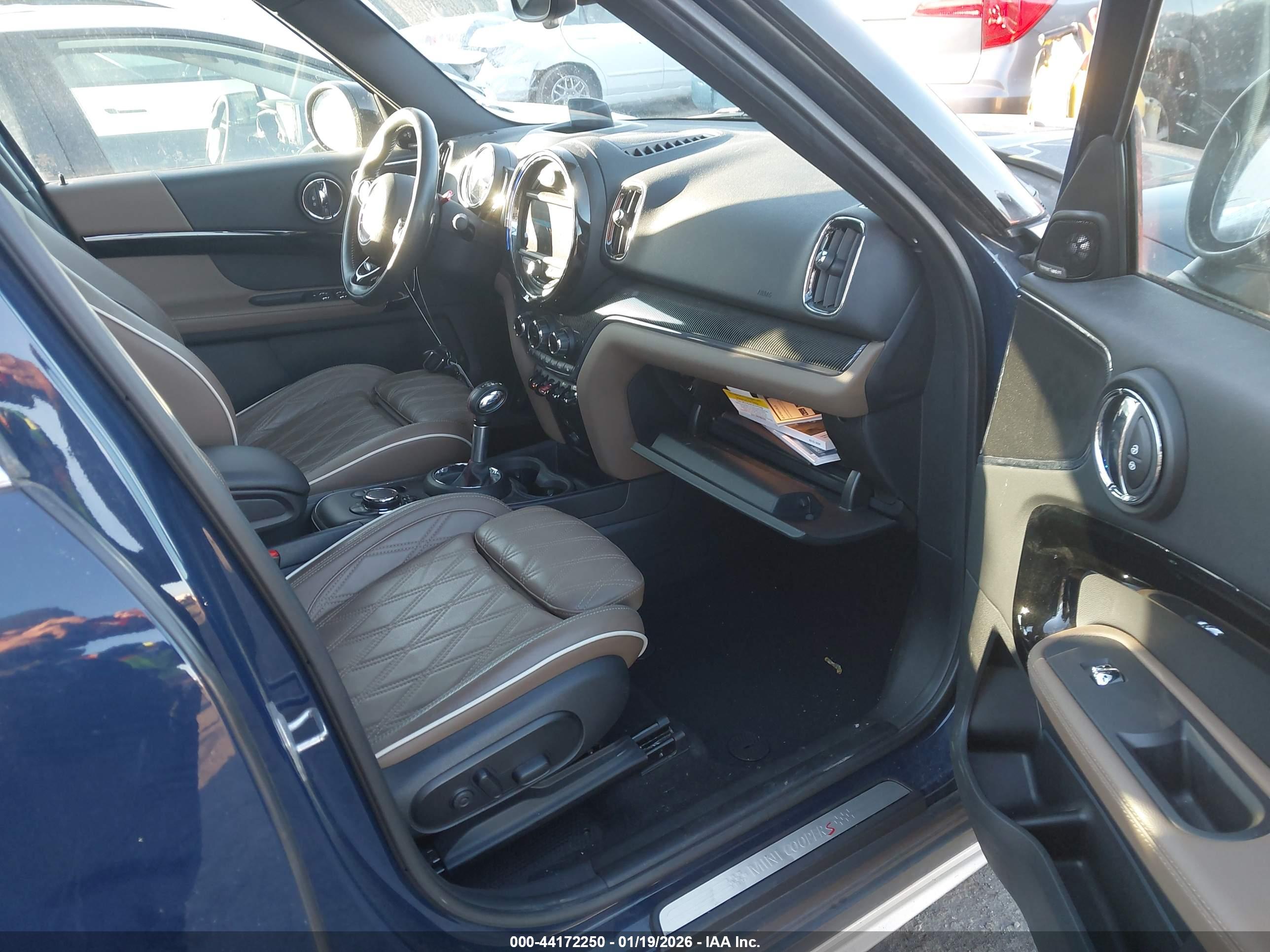 MINI COUNTRYMAN image 5