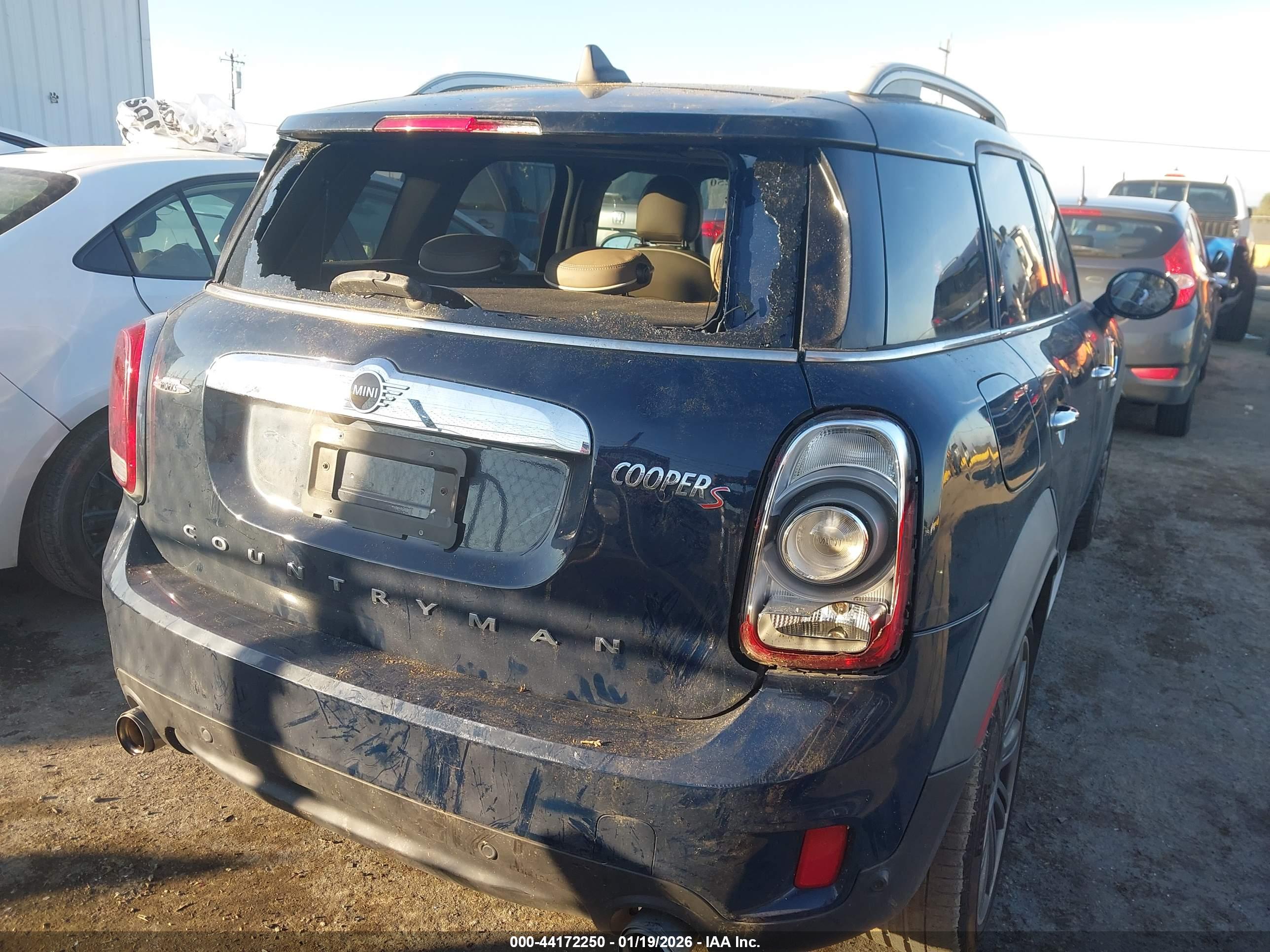 MINI COUNTRYMAN image 6