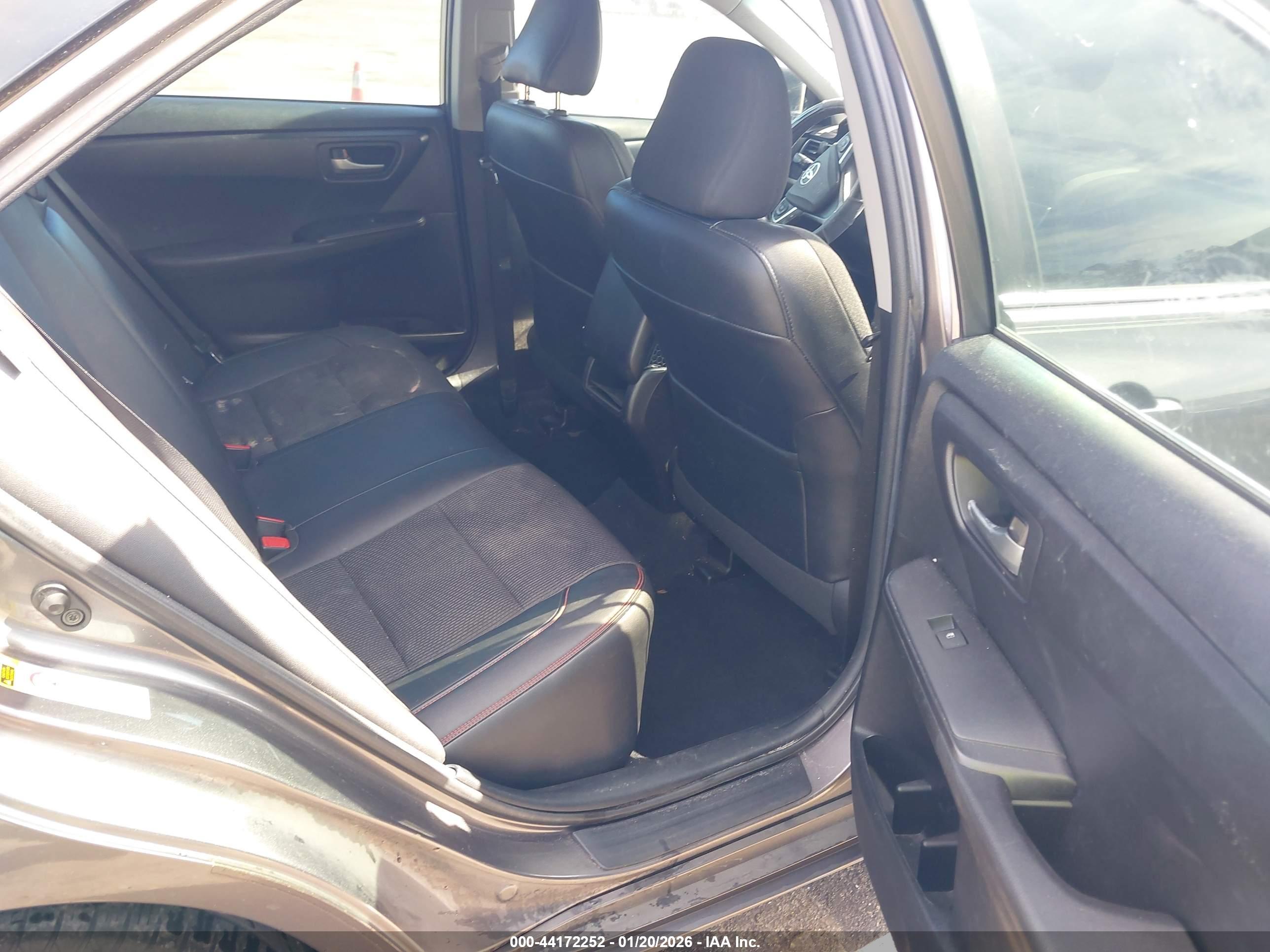 TOYOTA CAMRY image 8