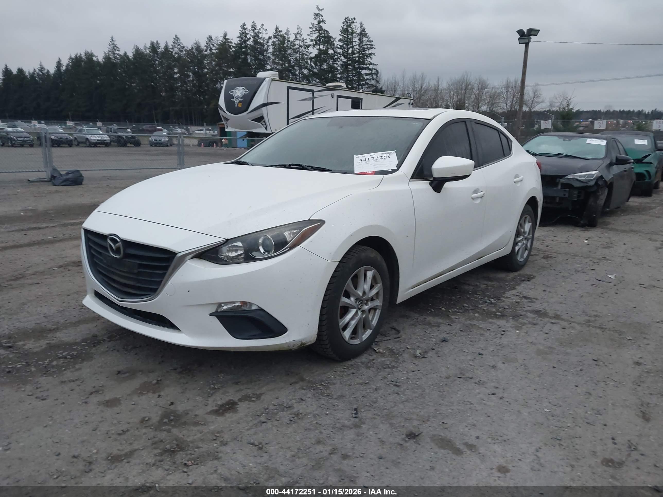 MAZDA MAZDA3 image 2