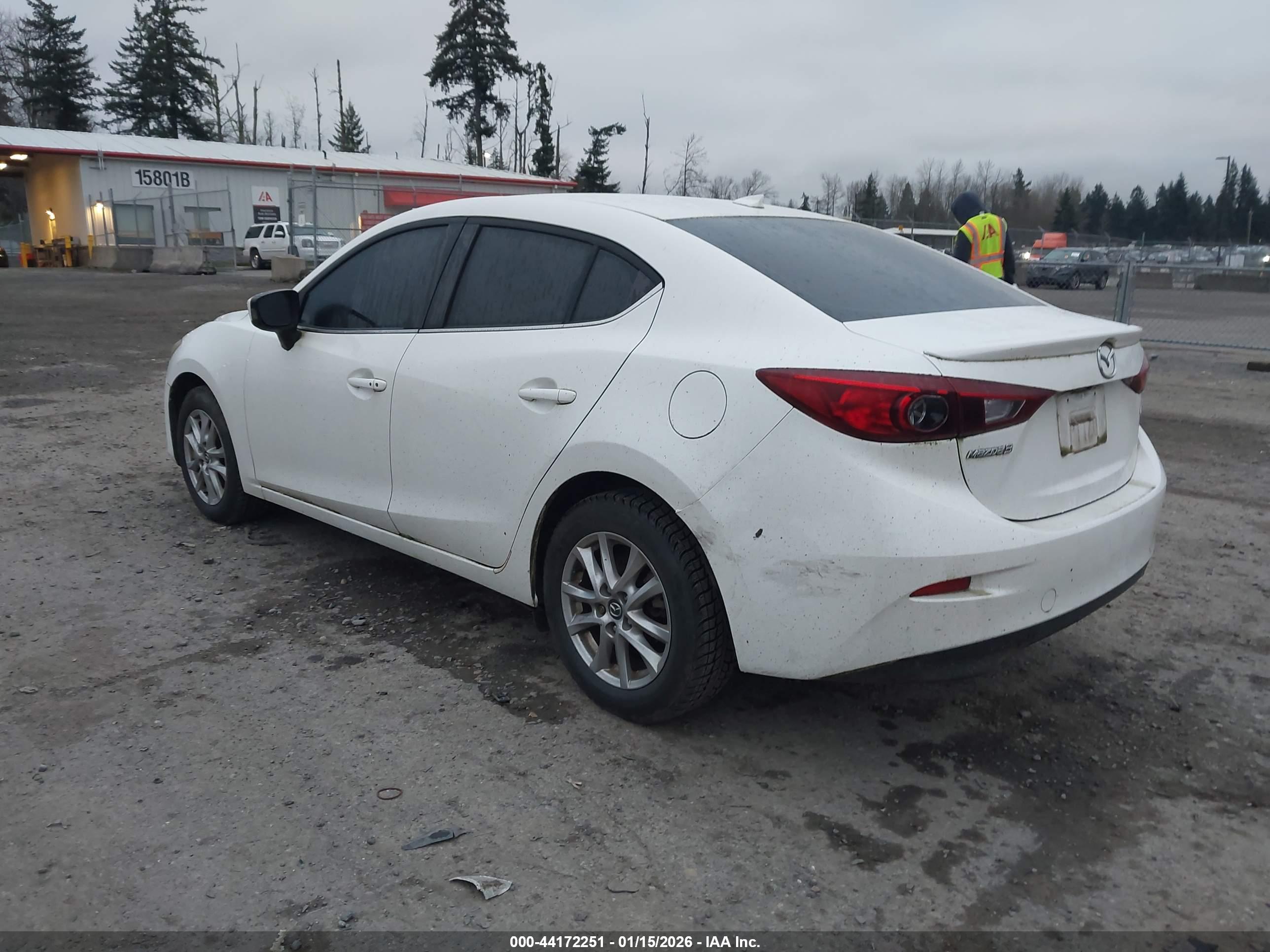 MAZDA MAZDA3 image 3