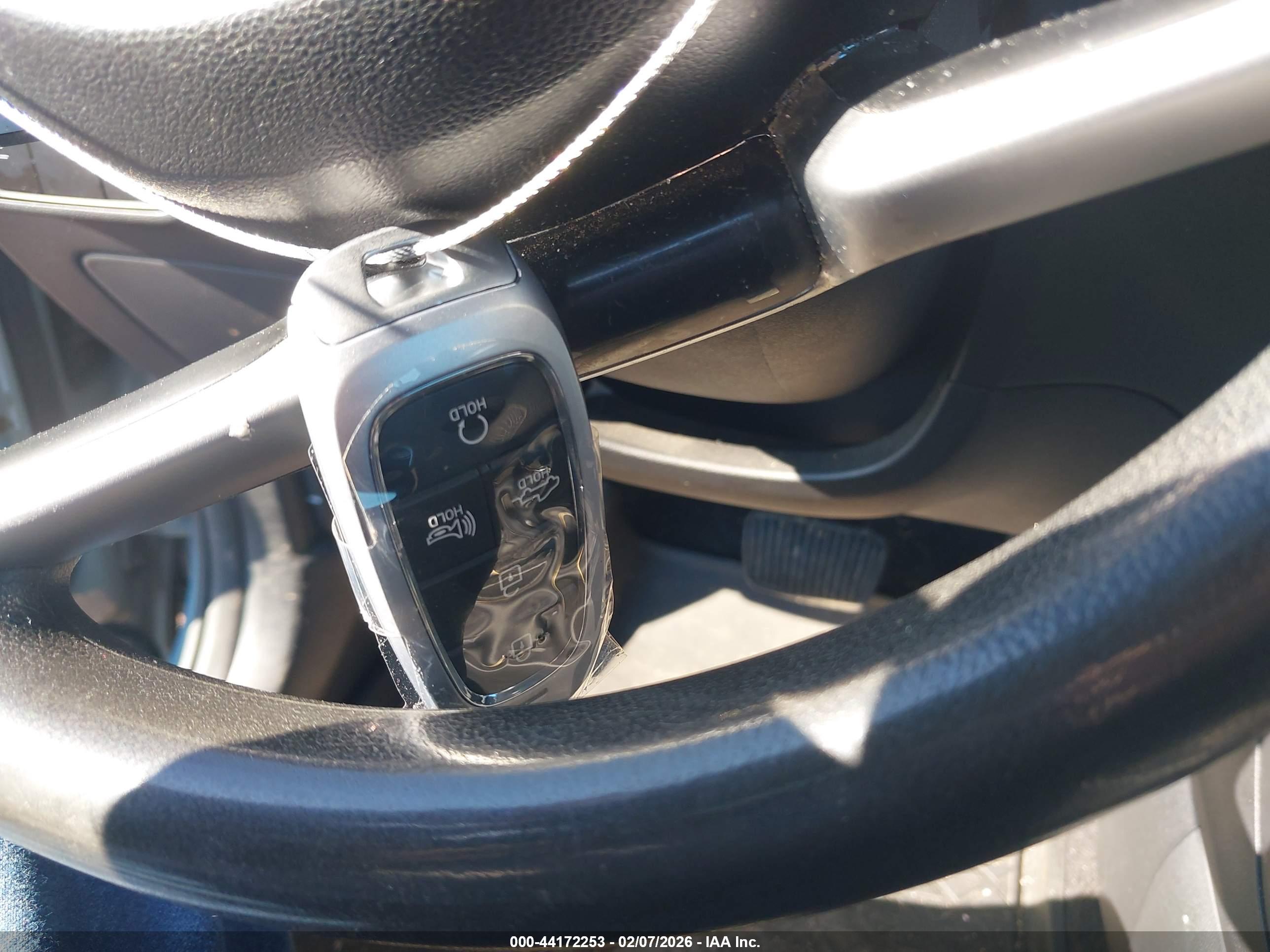 HYUNDAI SANTA image 11