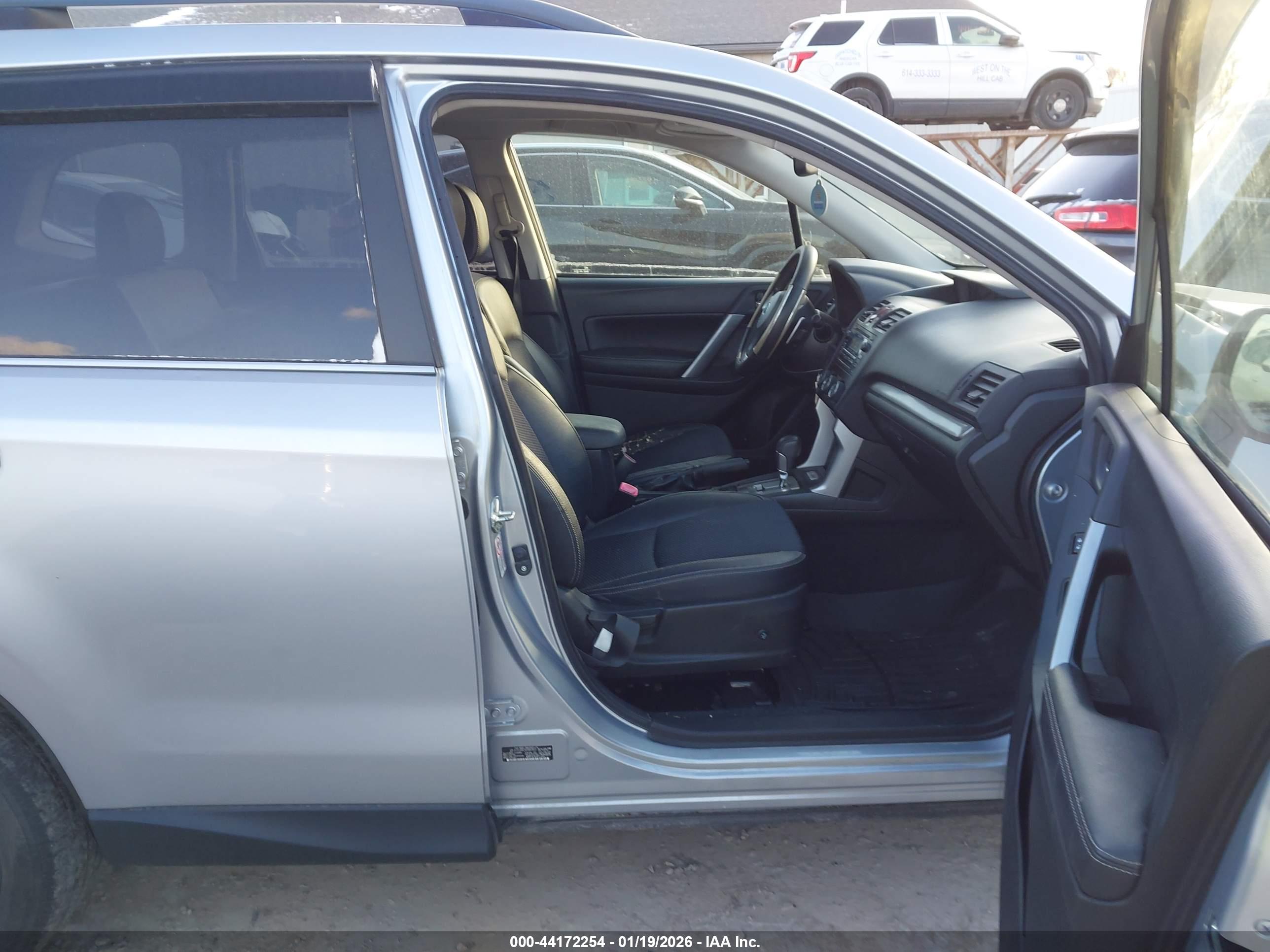 SUBARU FORESTER image 5