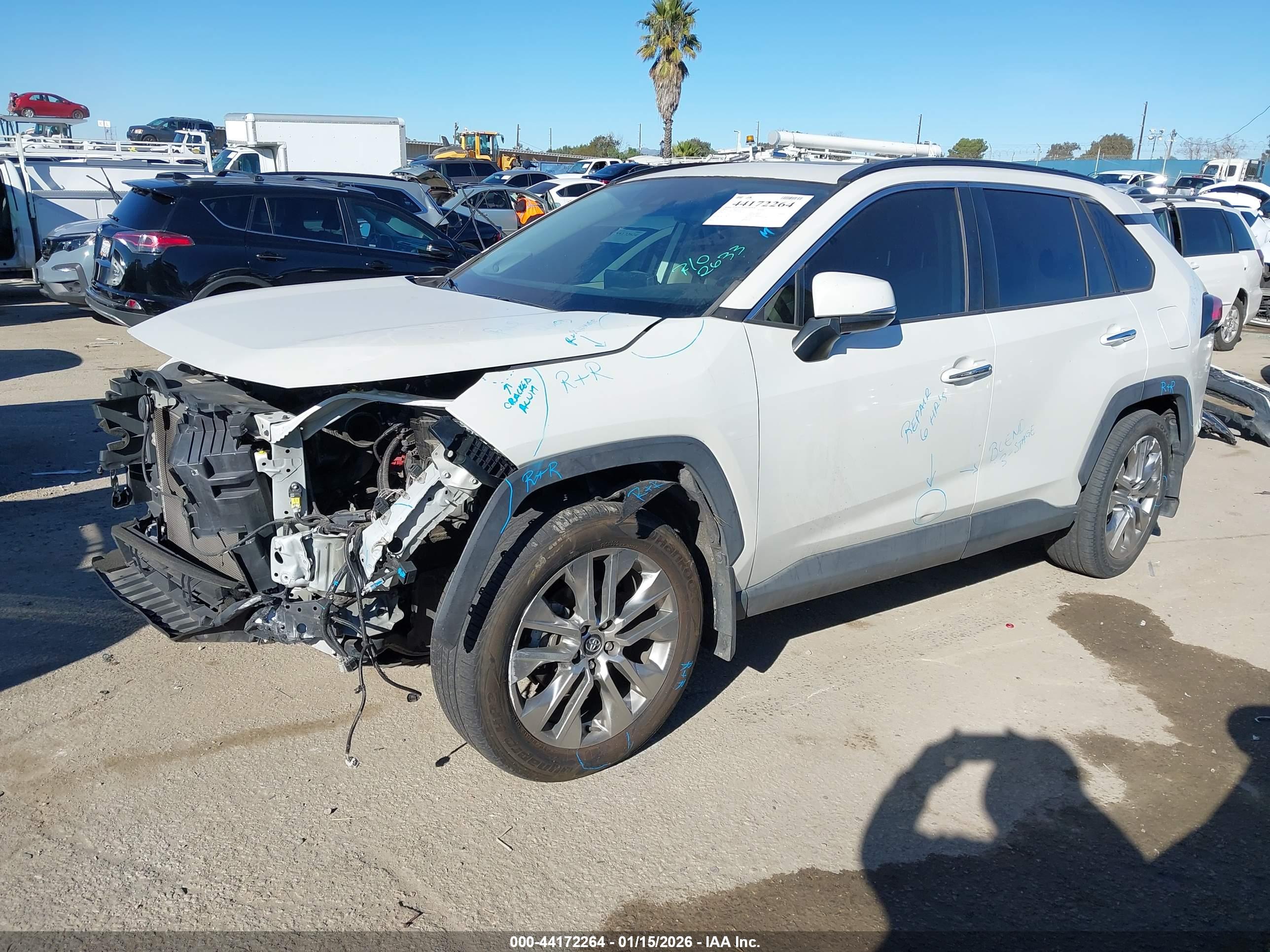 TOYOTA RAV4 image 2