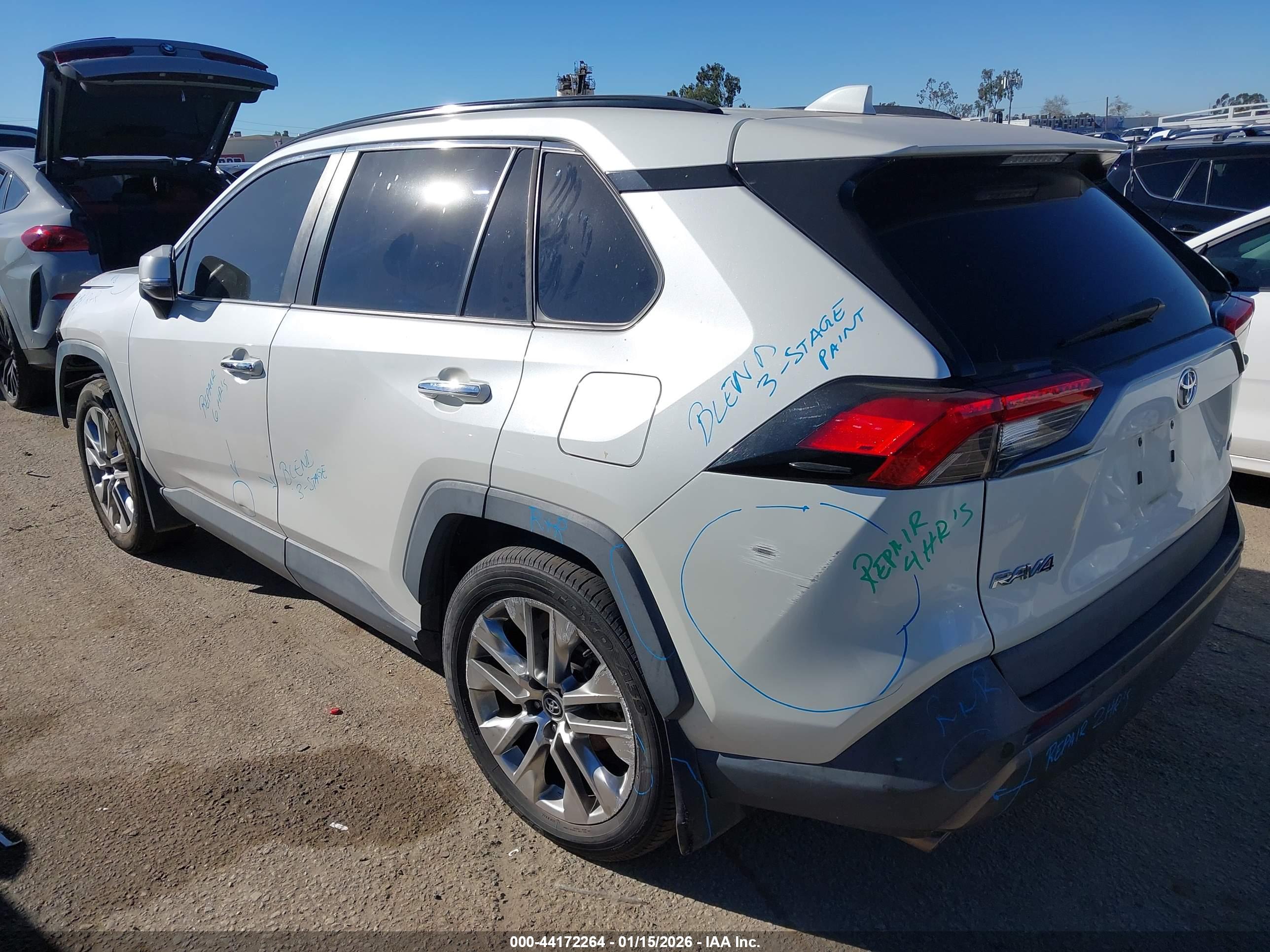 TOYOTA RAV4 image 3