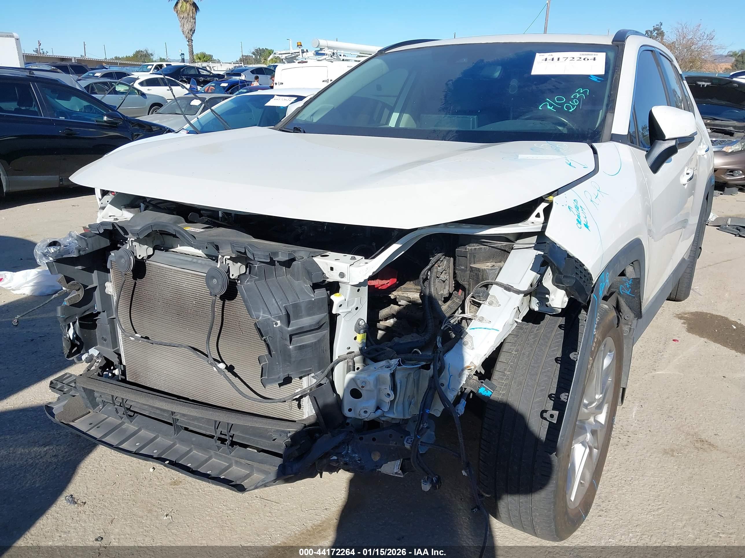 TOYOTA RAV4 image 6