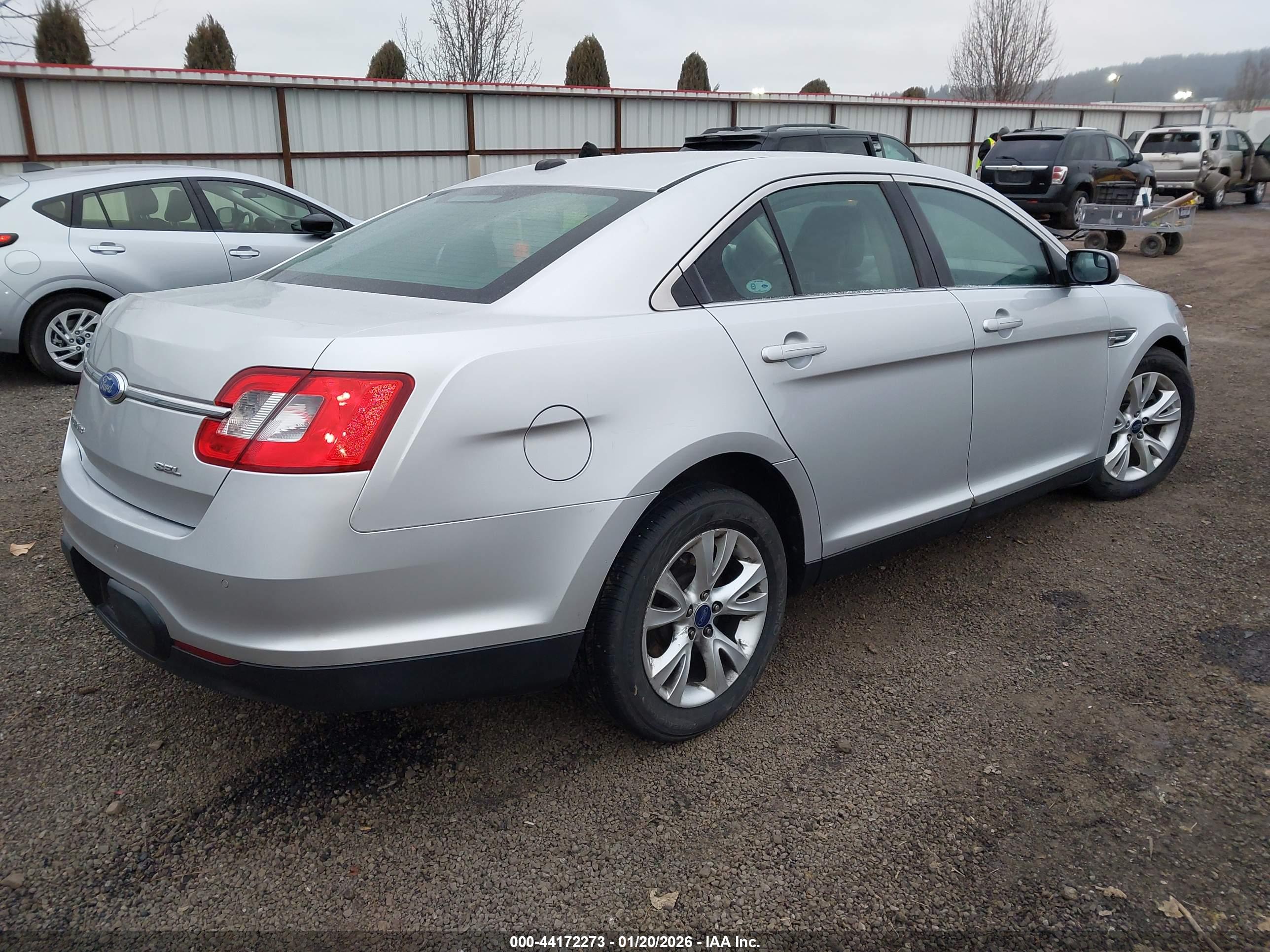 FORD TAURUS image 4