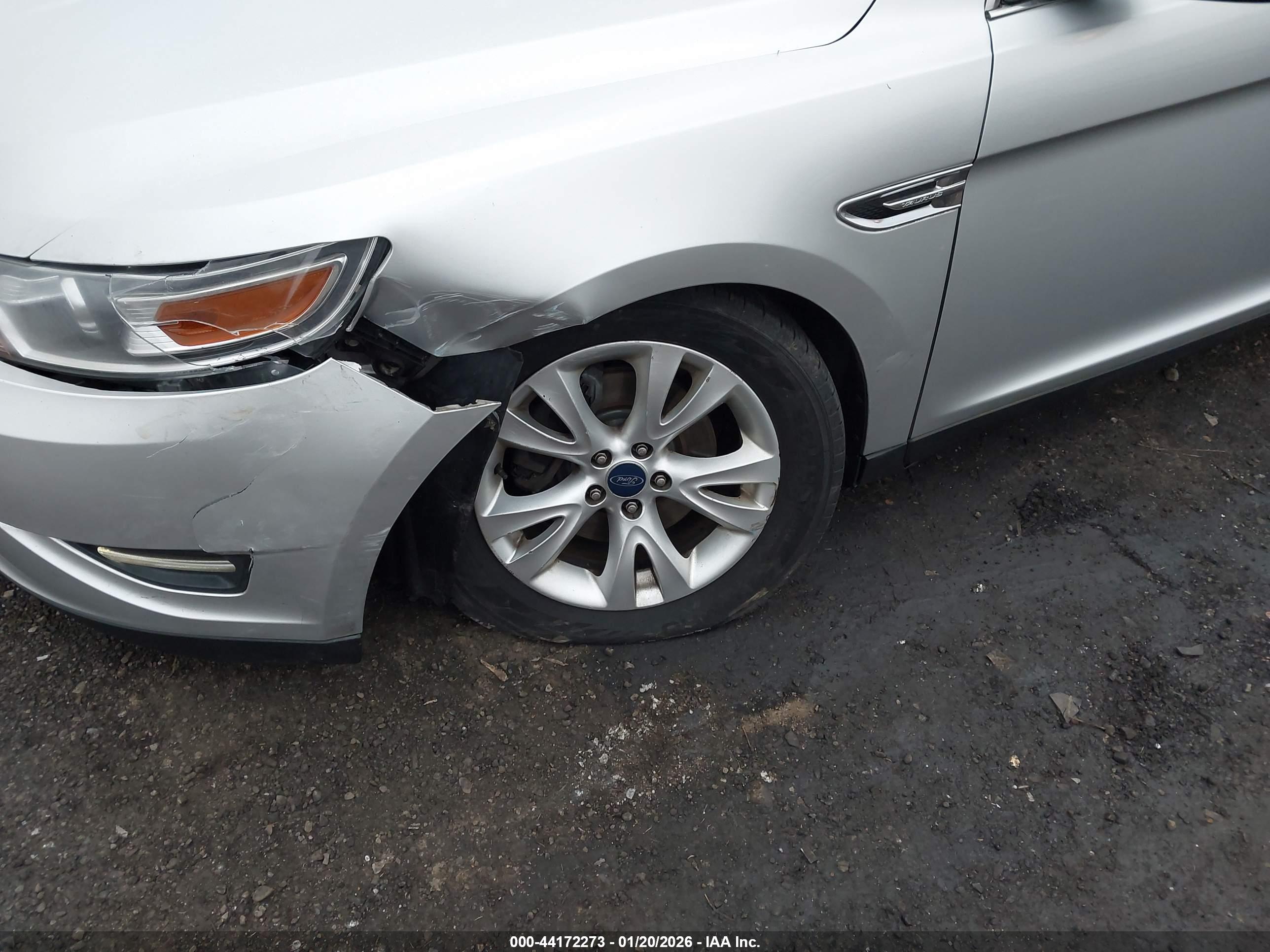 FORD TAURUS image 6