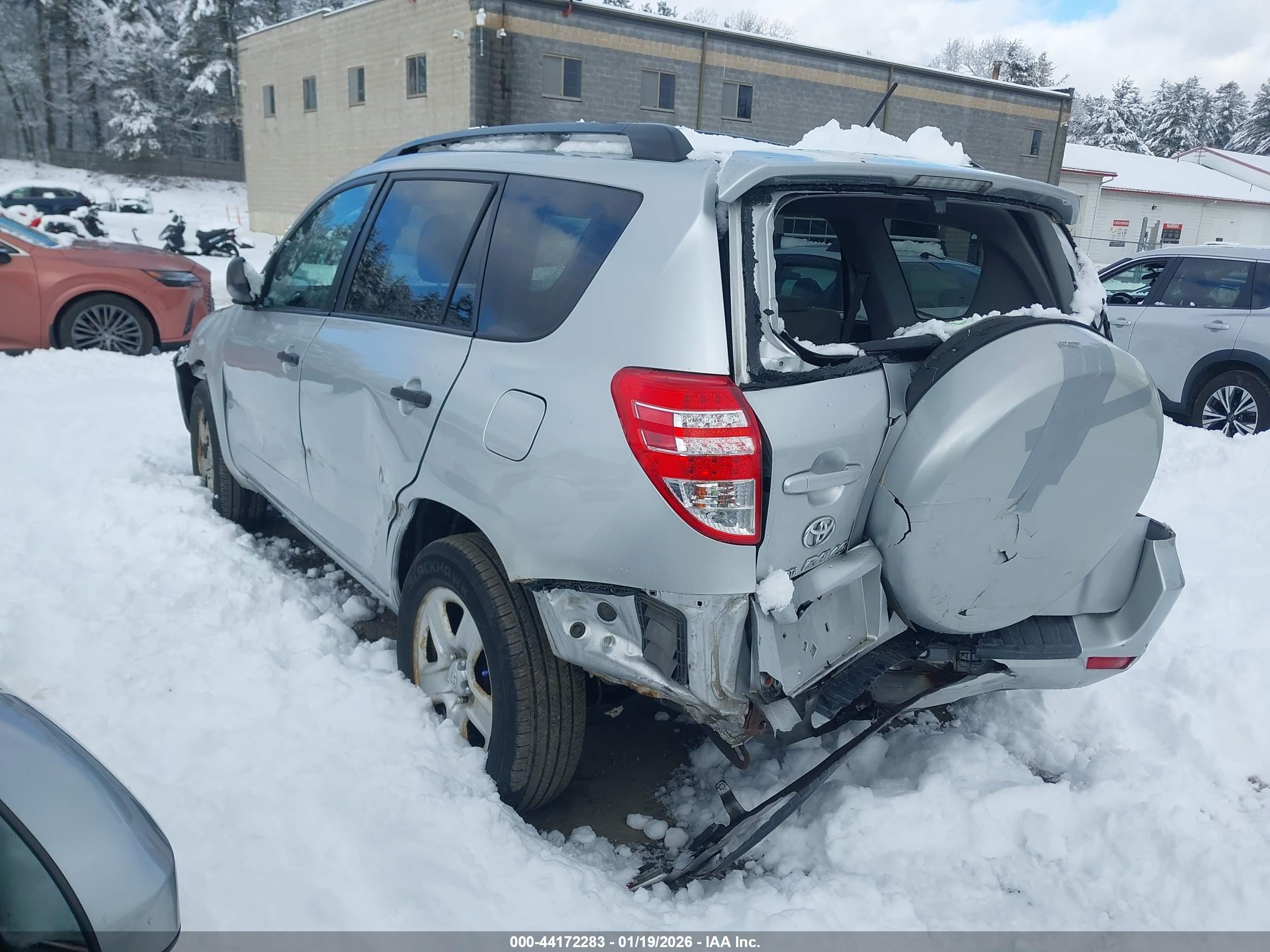 TOYOTA RAV4 image 3