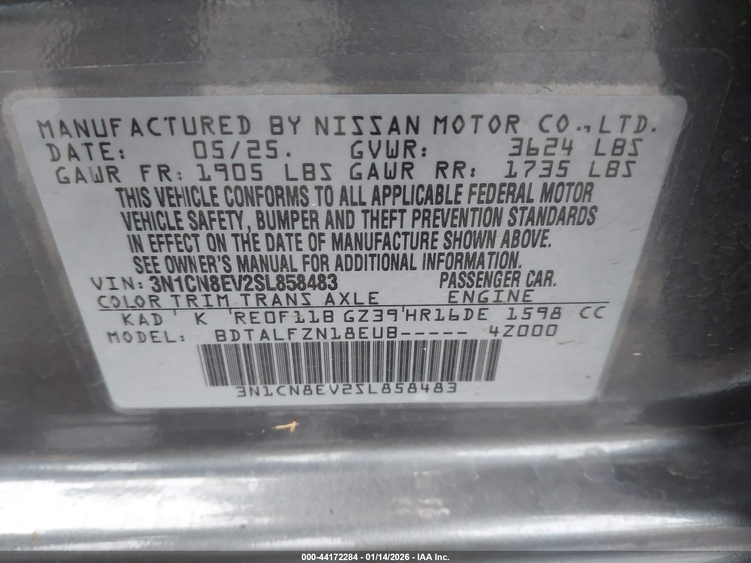 NISSAN VERSA image 9