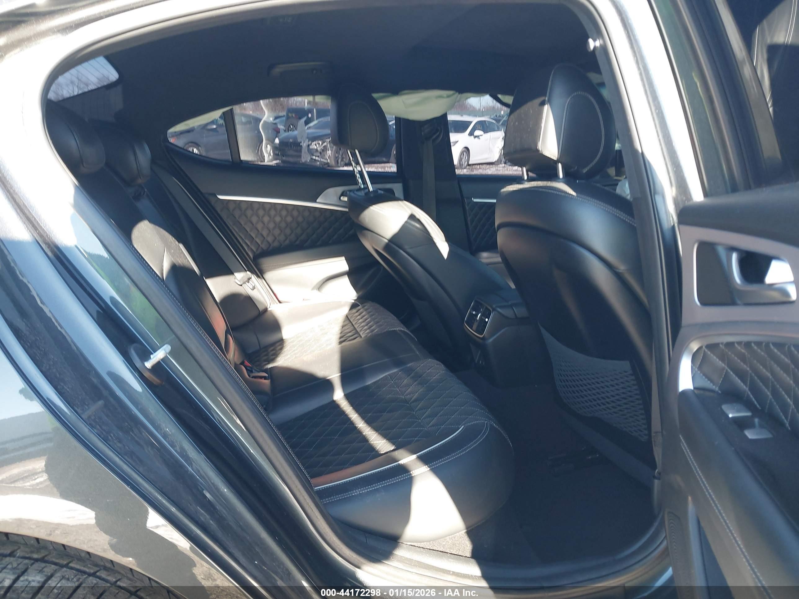 GENESIS G70 image 8
