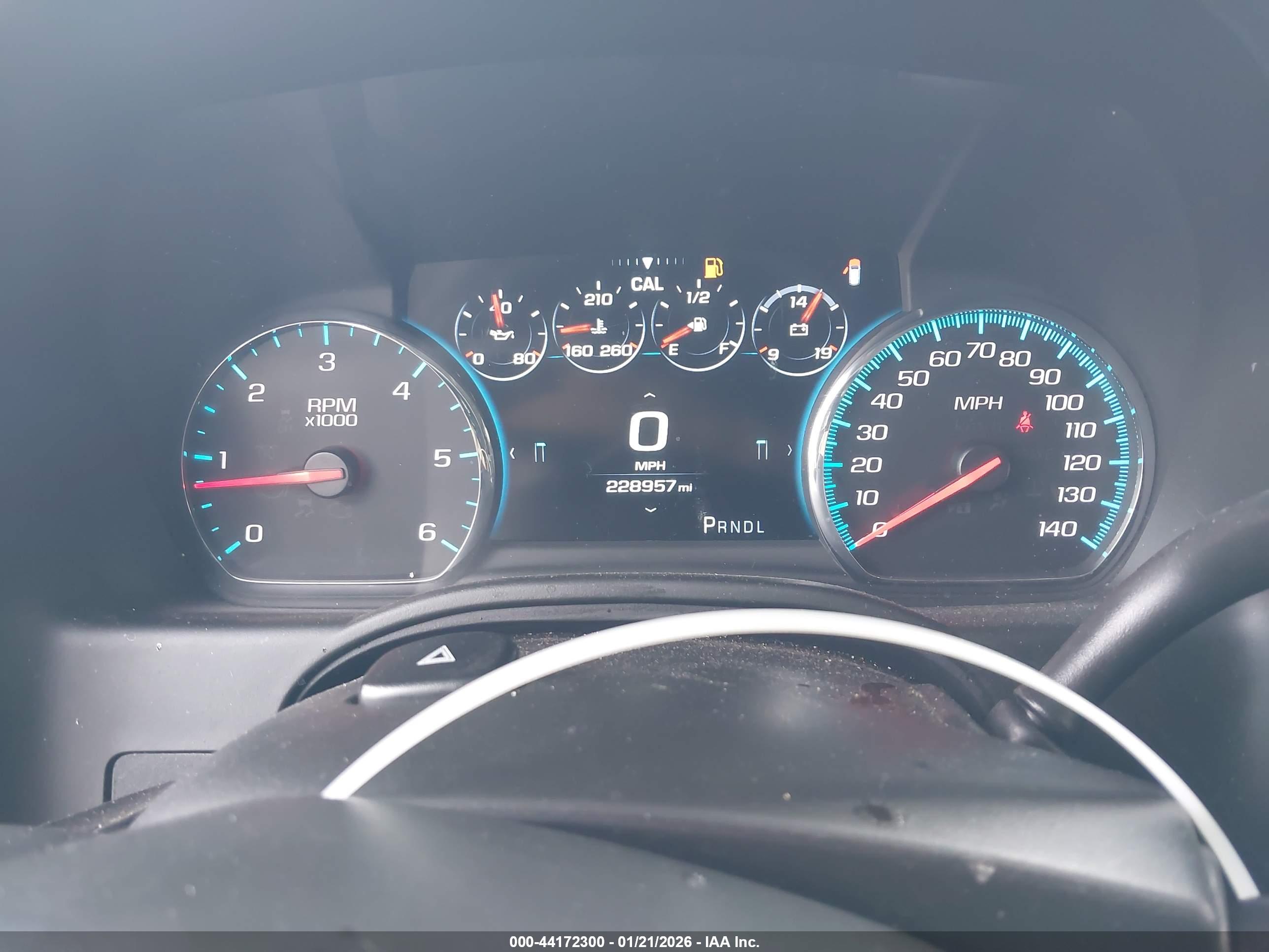 CHEVROLET SUBURBAN image 7
