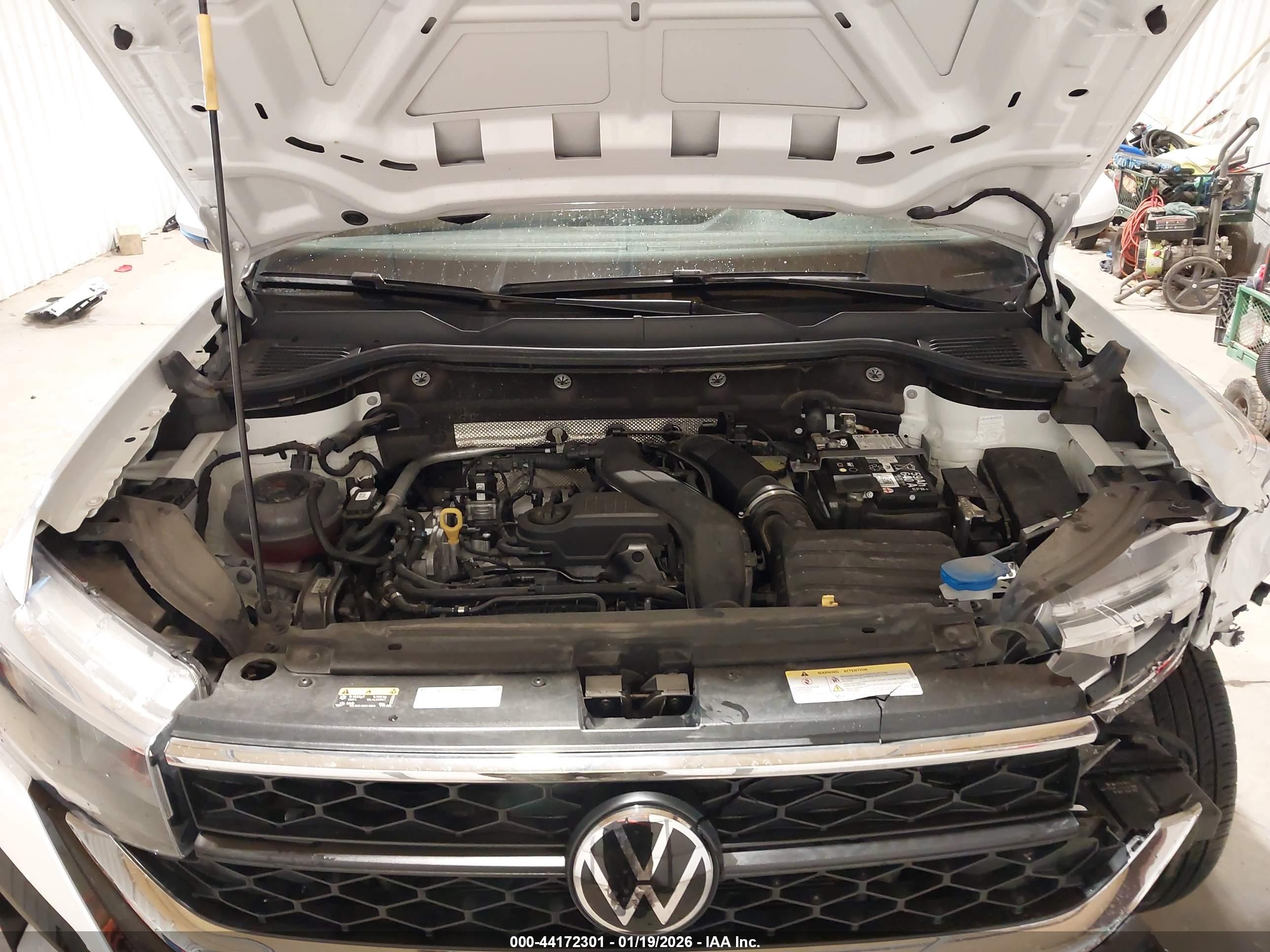 VOLKSWAGEN TAOS image 10