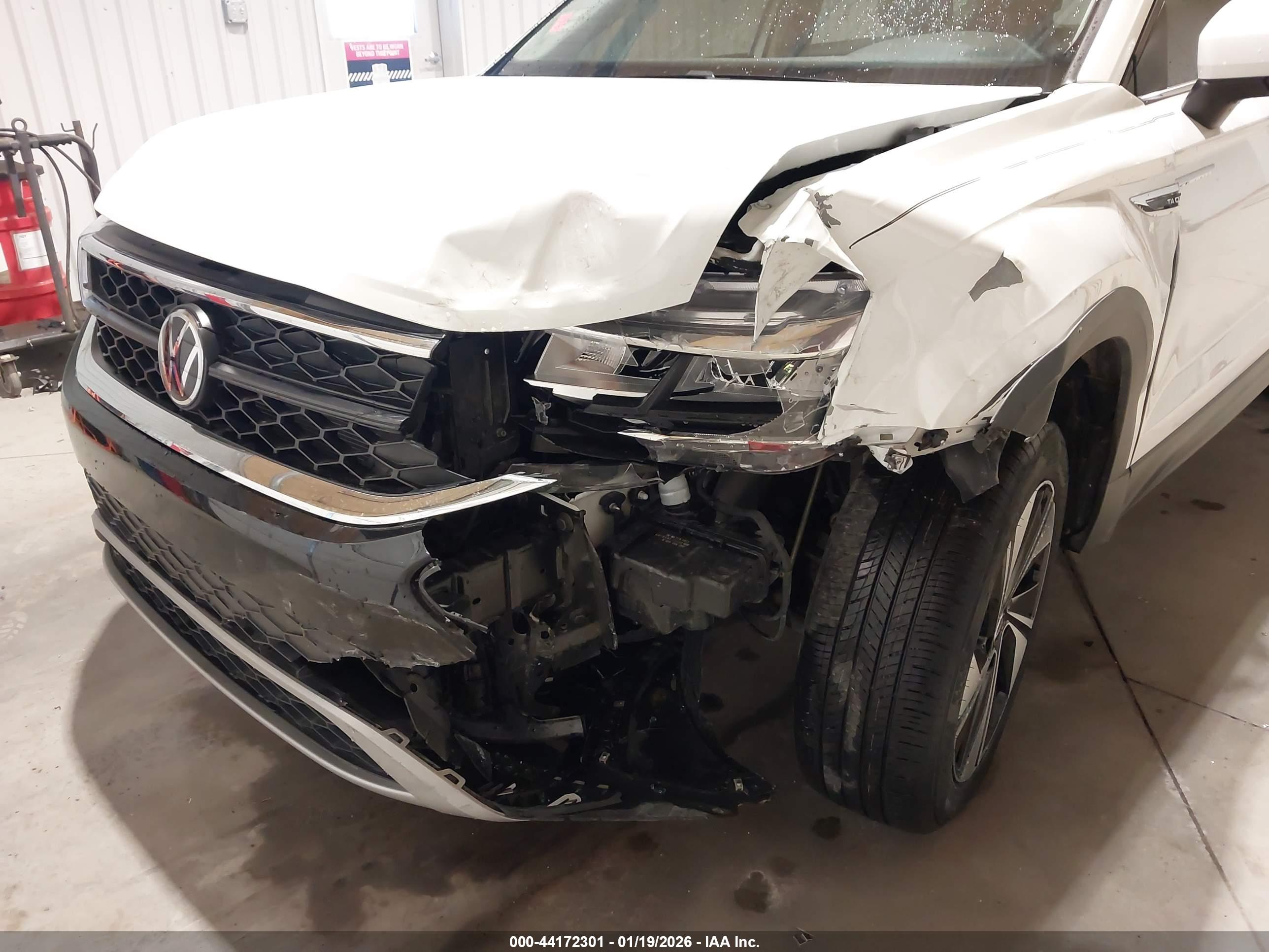 VOLKSWAGEN TAOS image 6