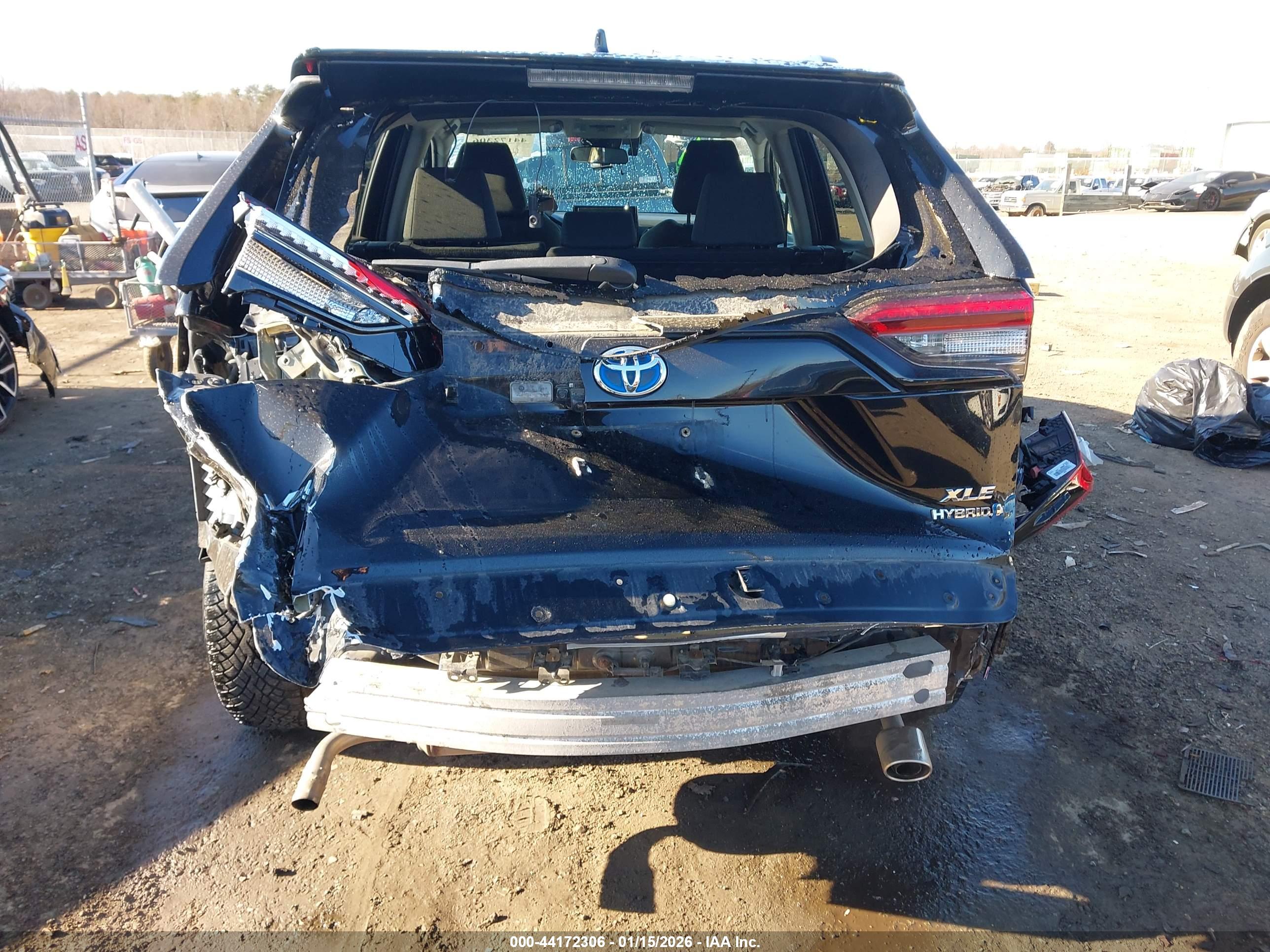 TOYOTA RAV4 image 6