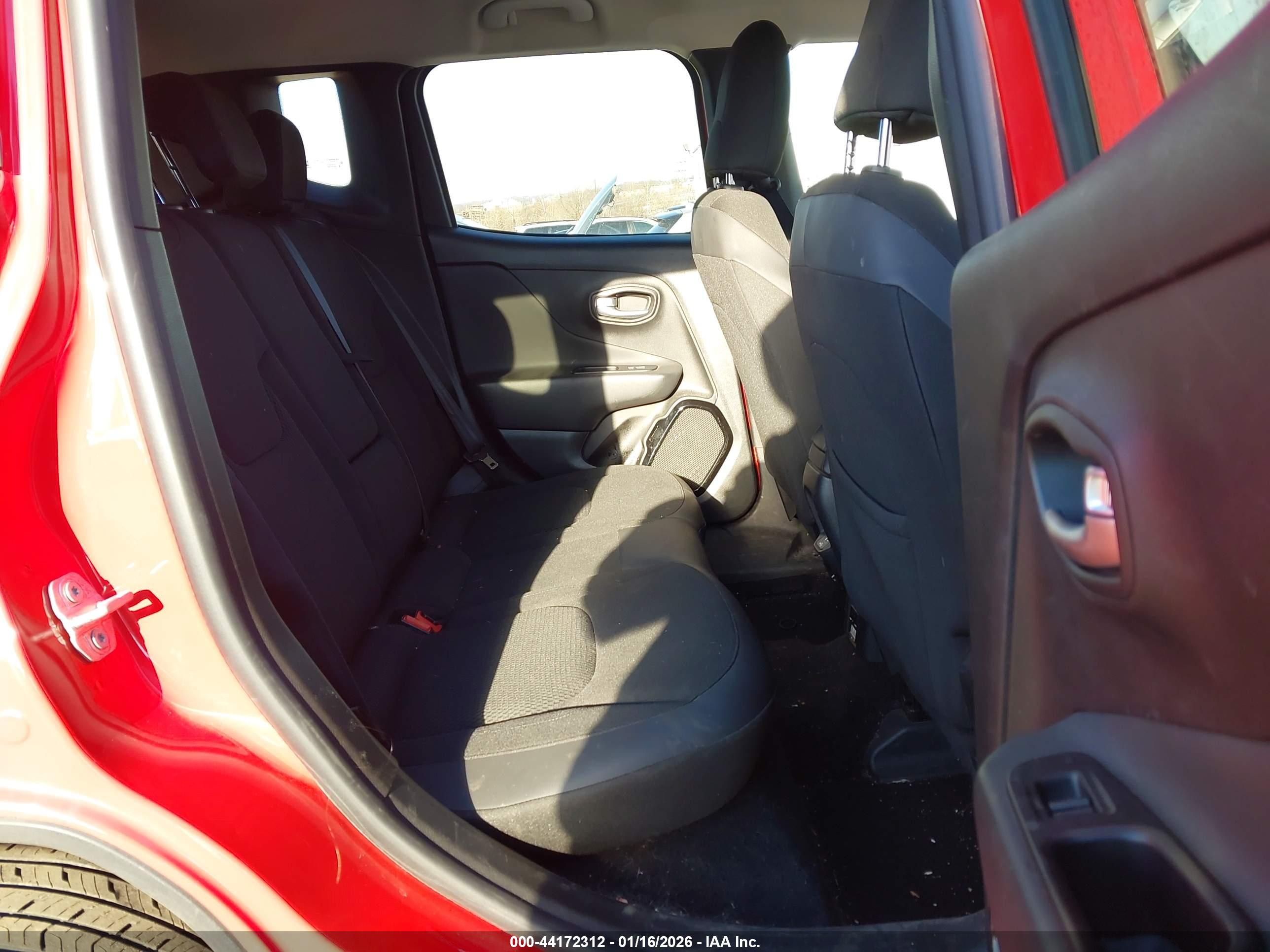 JEEP RENEGADE image 8