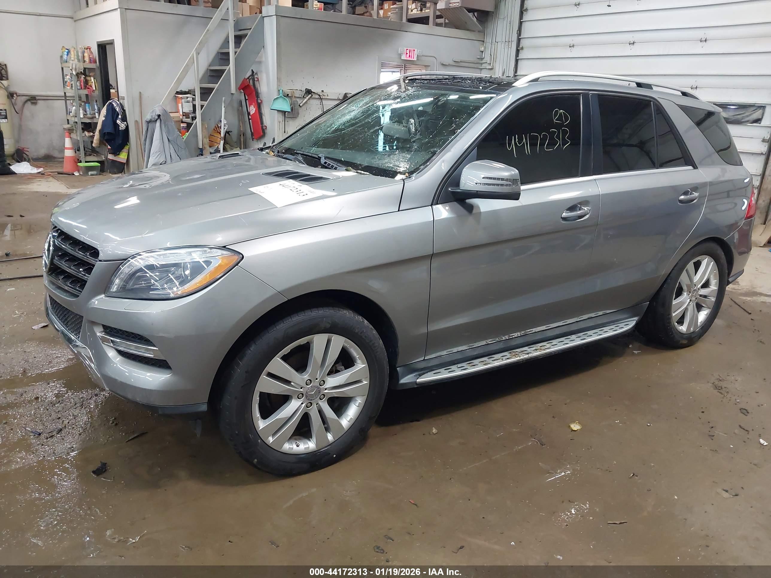 MERCEDES-BENZ ML image 2