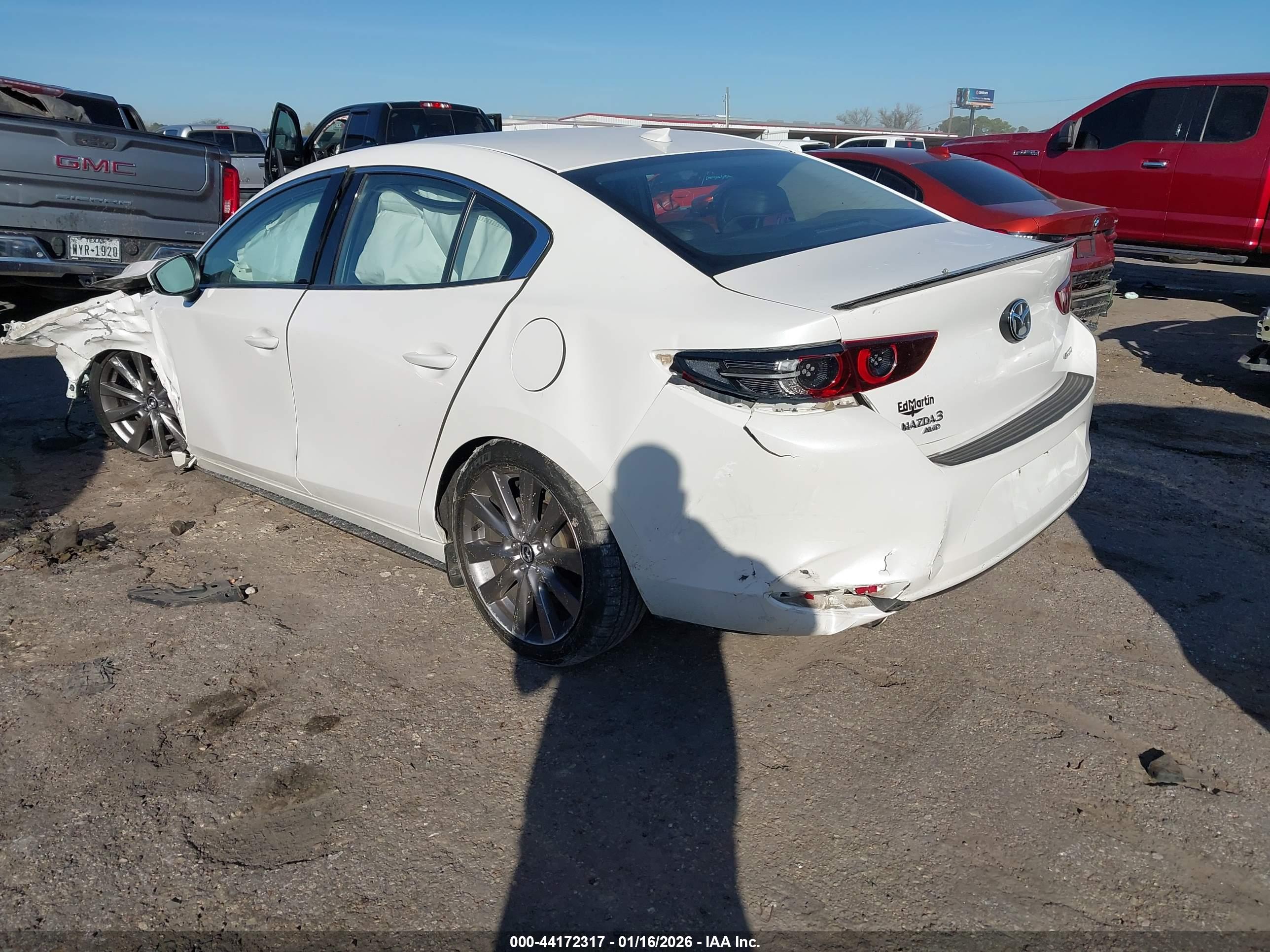 MAZDA MAZDA3 image 3