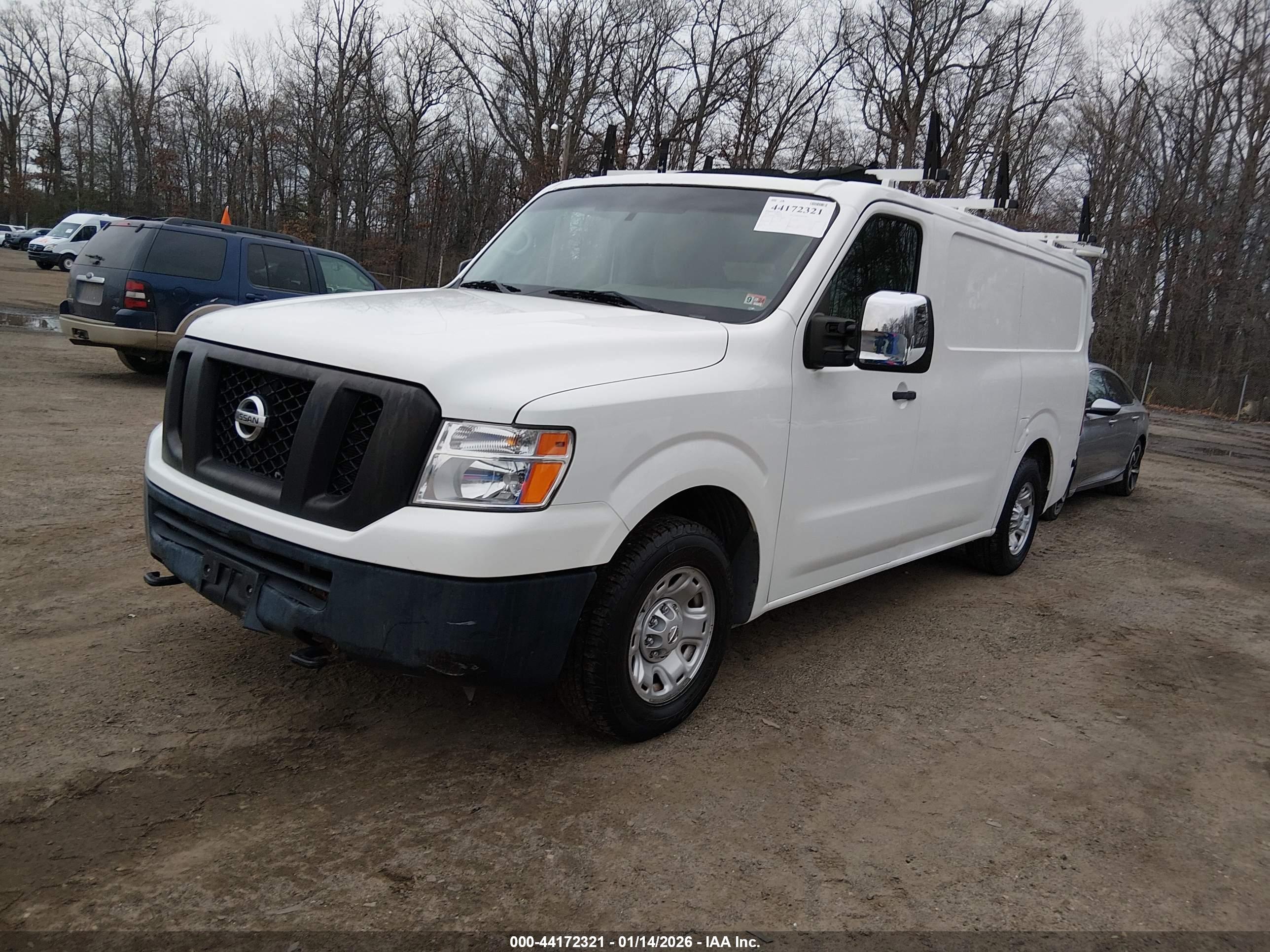 NISSAN NV image 2