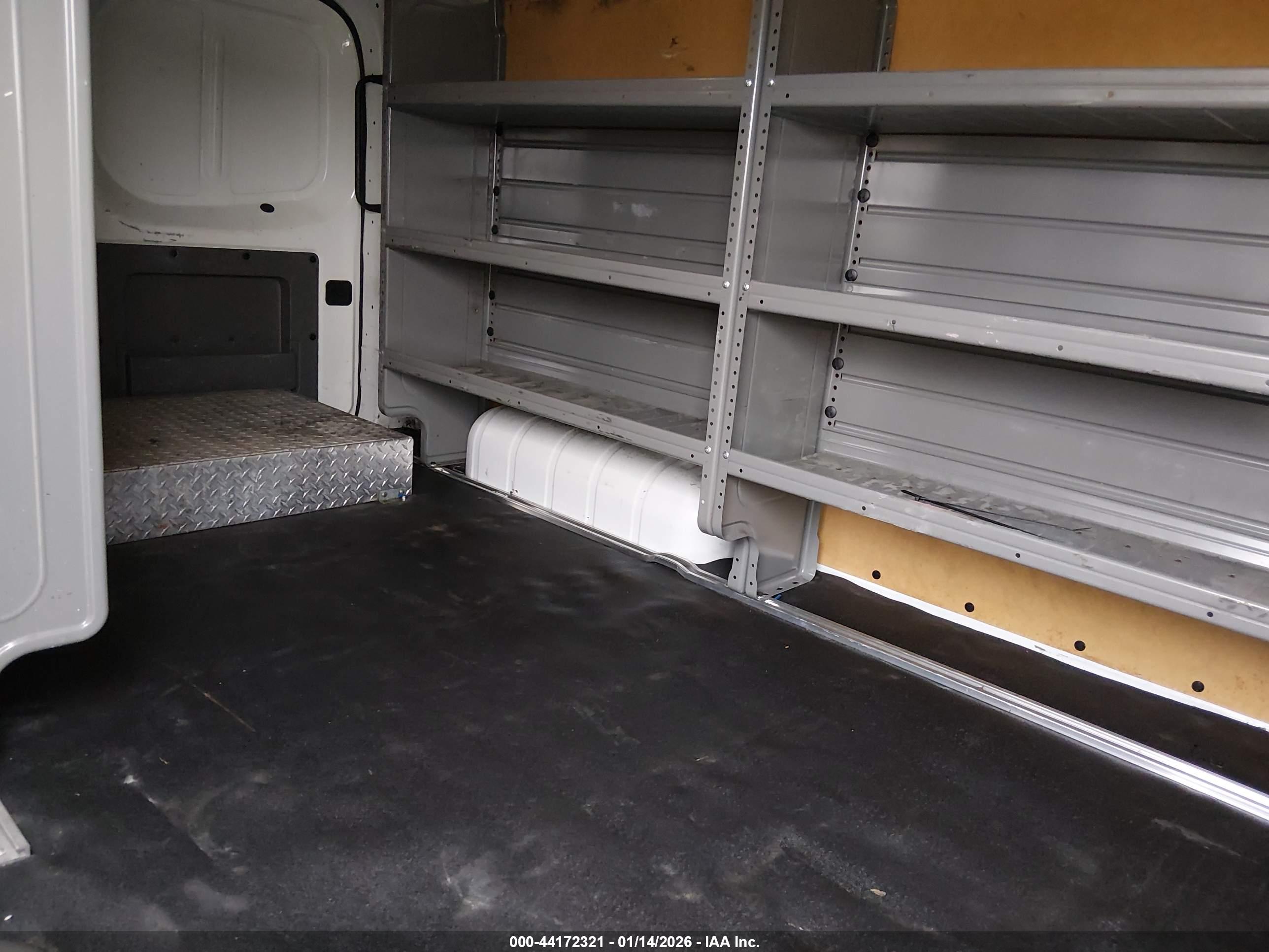 NISSAN NV image 8