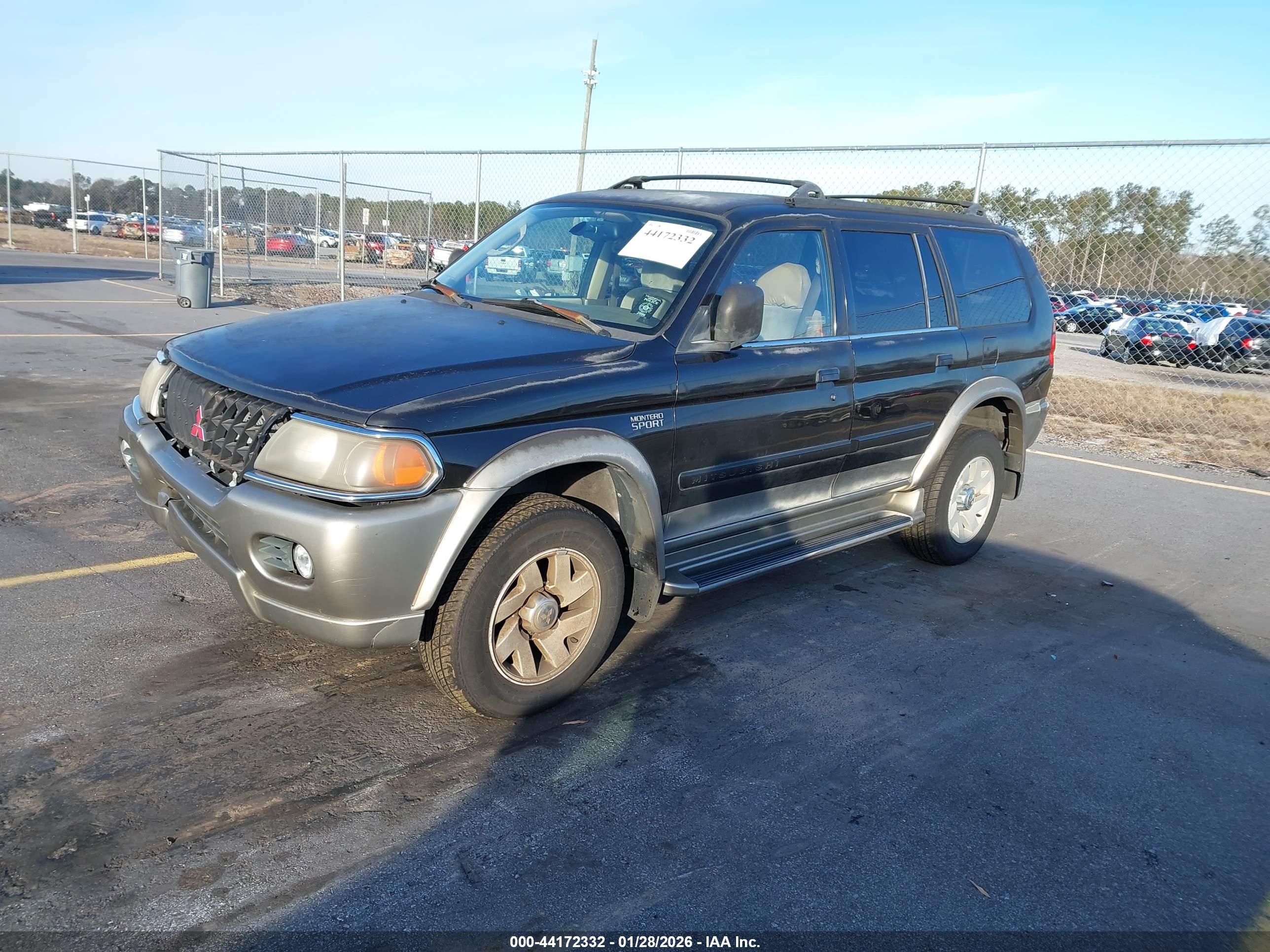 MITSUBISHI MONTERO image 2