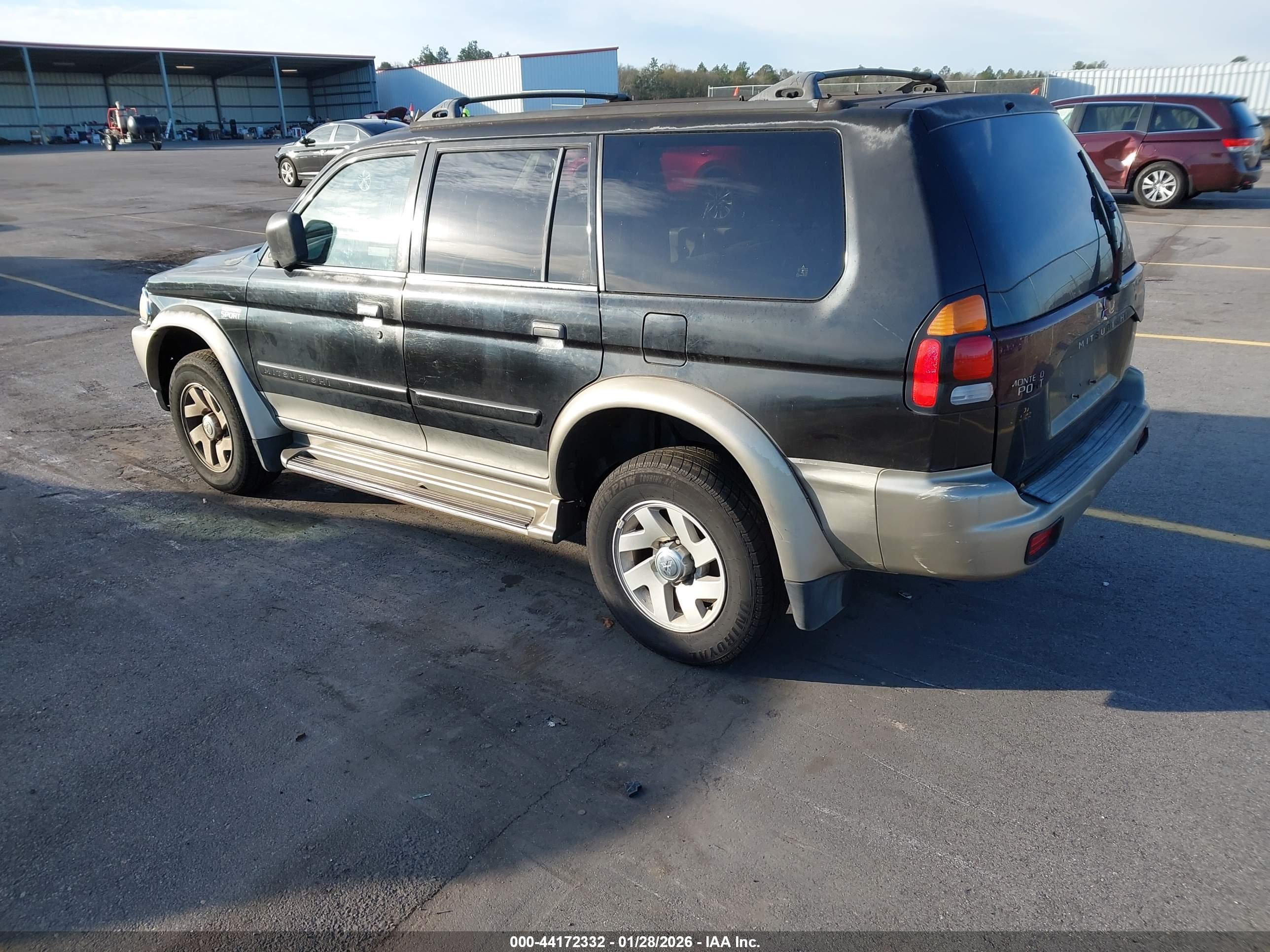 MITSUBISHI MONTERO image 3