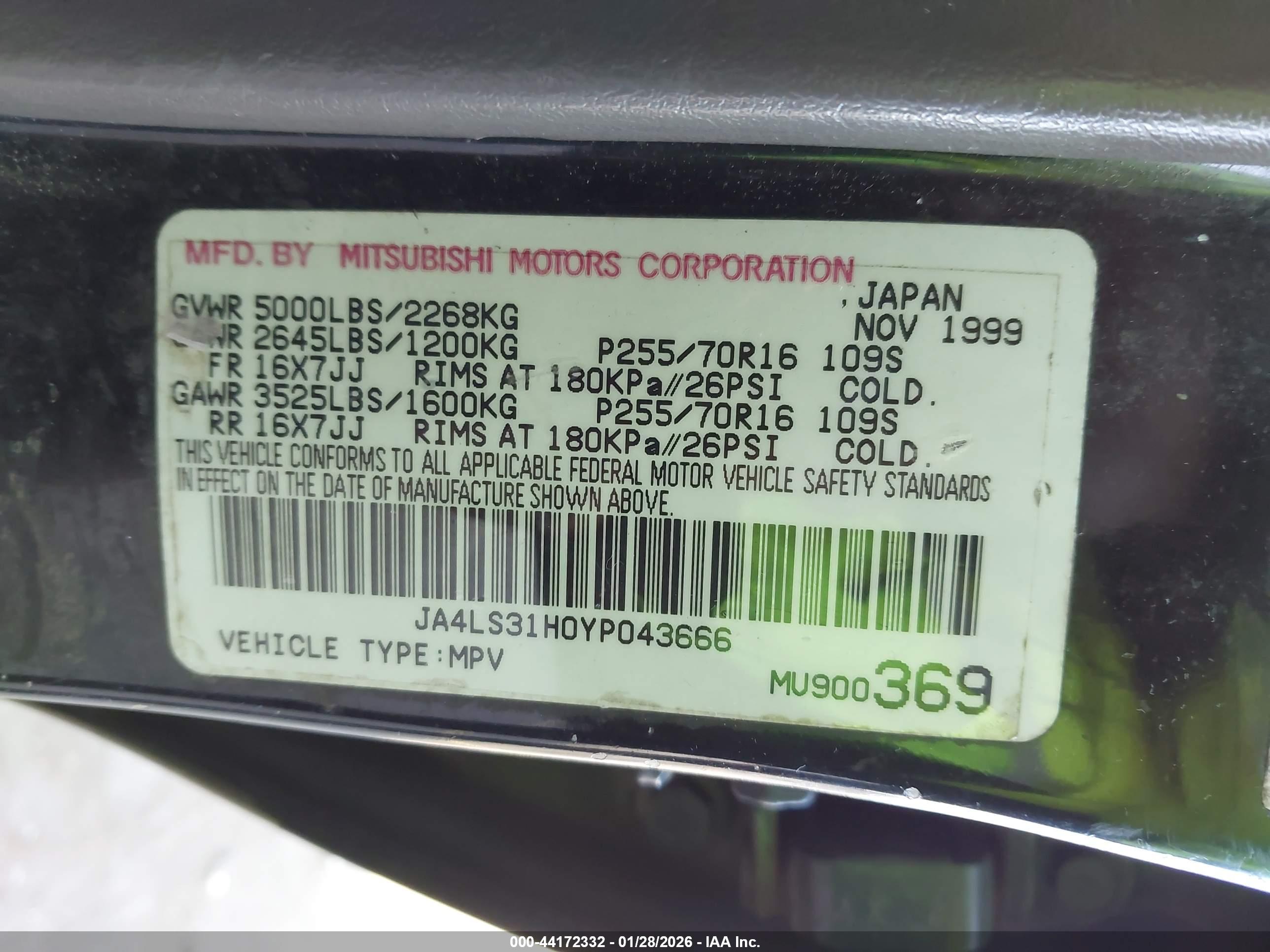 MITSUBISHI MONTERO image 9