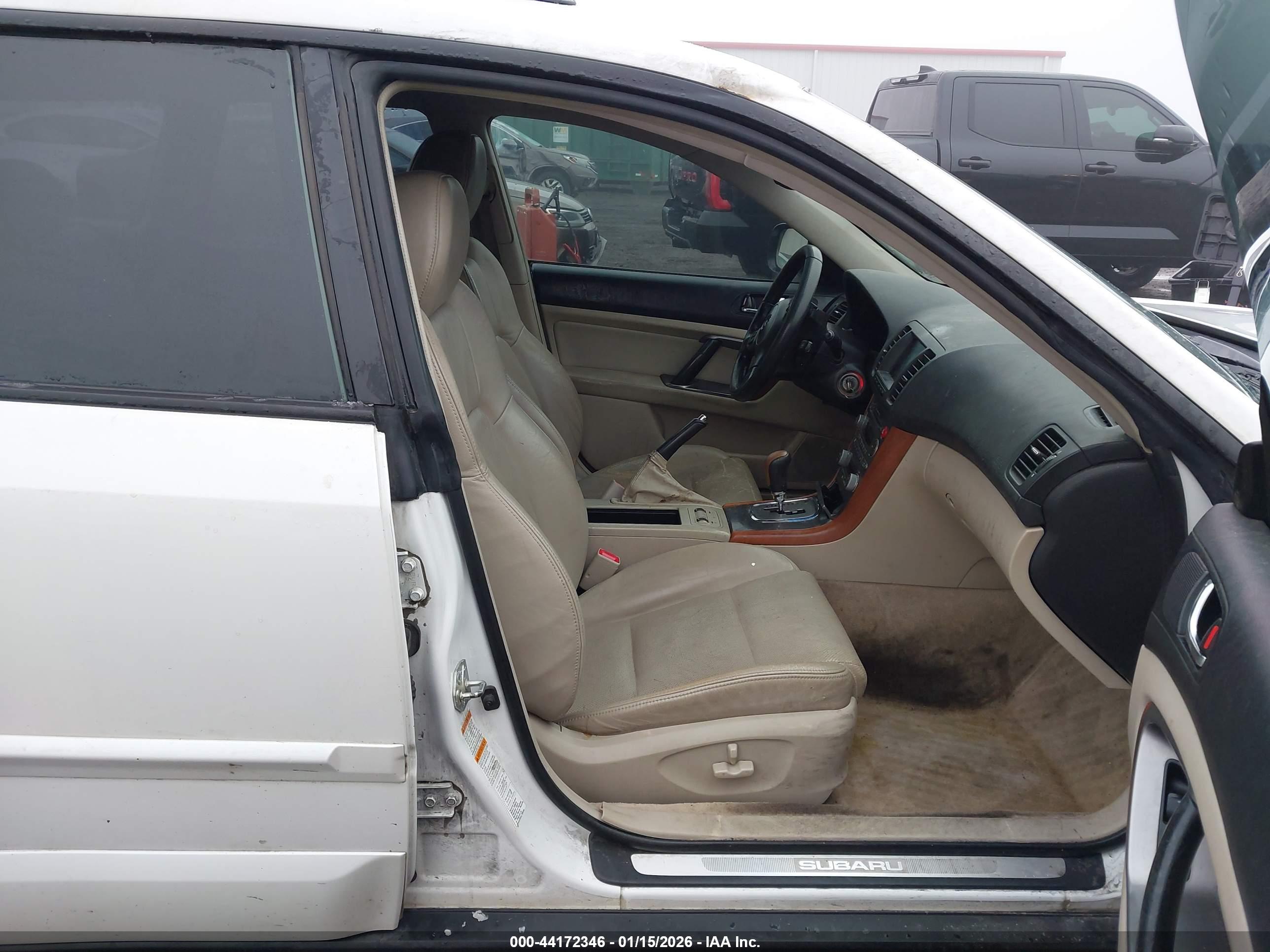 SUBARU OUTBACK image 5