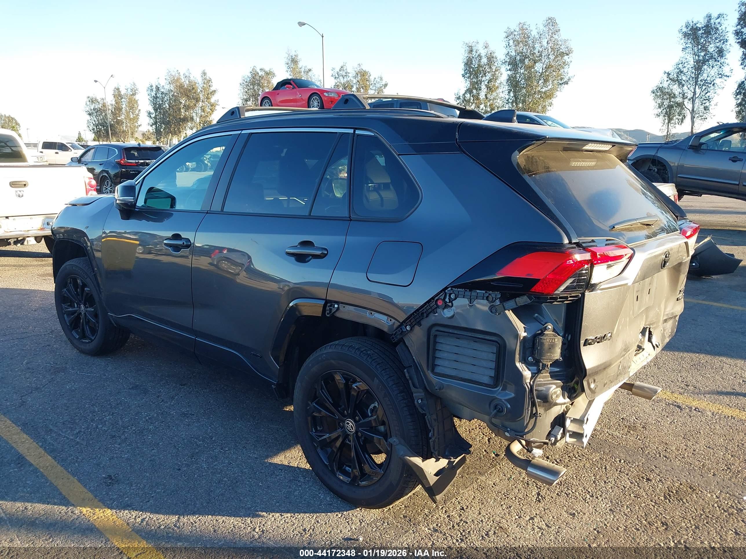 TOYOTA RAV4 image 3