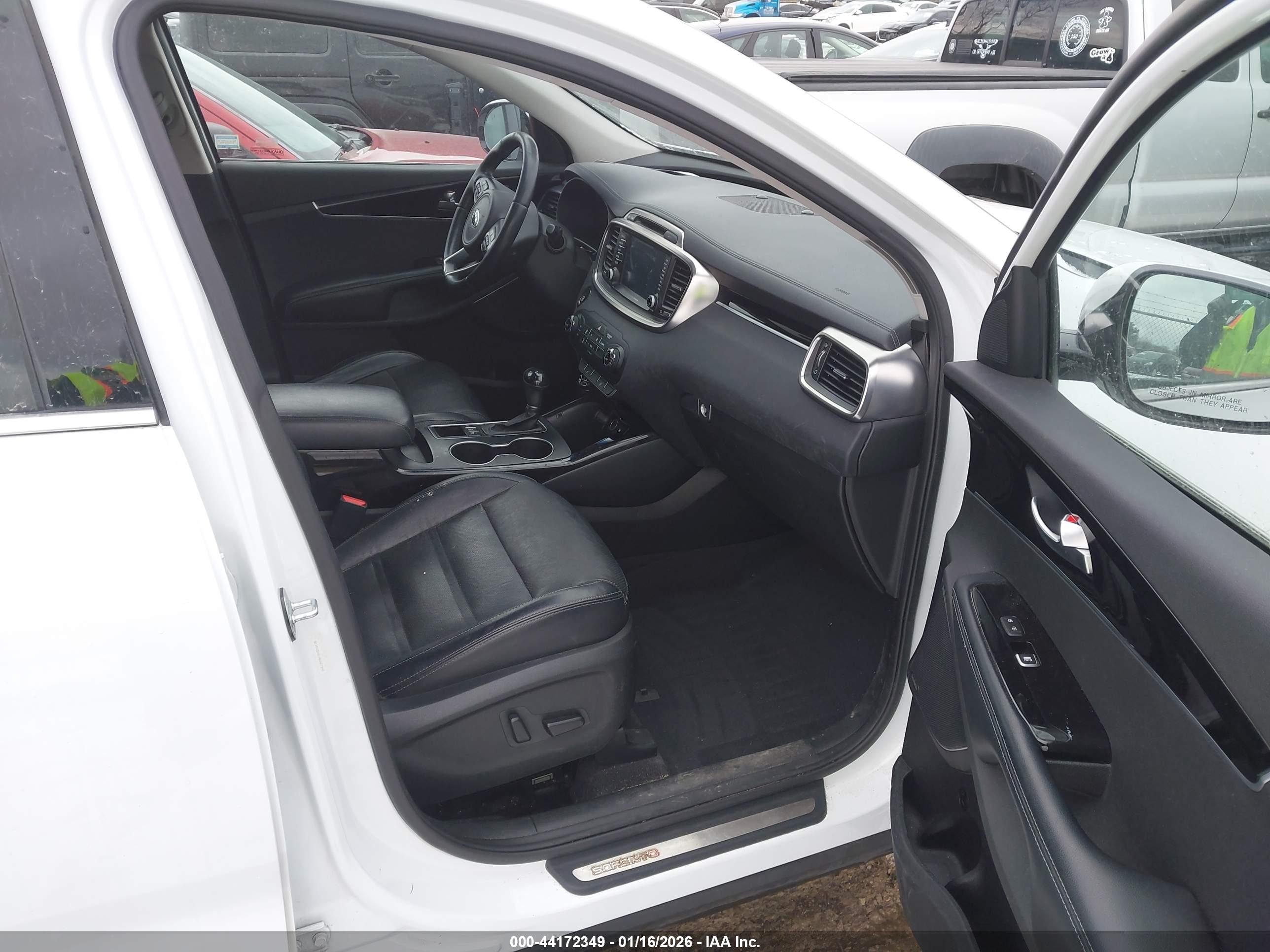 KIA SORENTO image 5