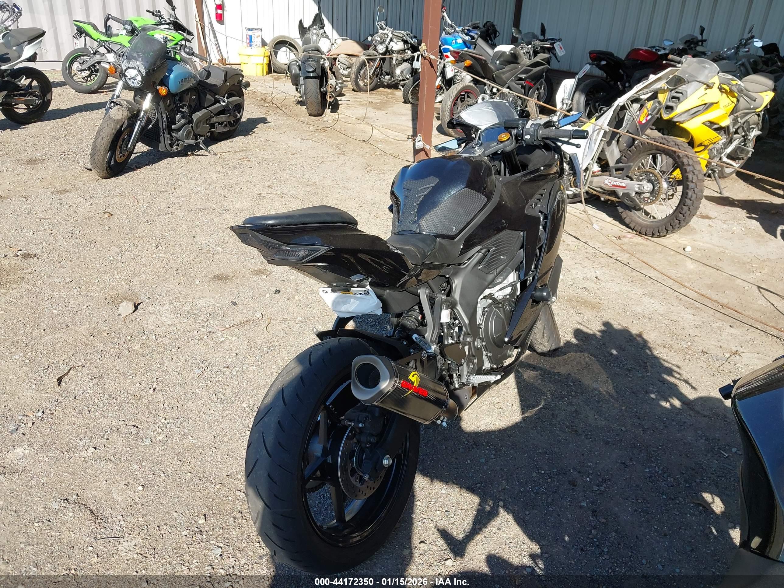KAWASAKI ZX400 image 4
