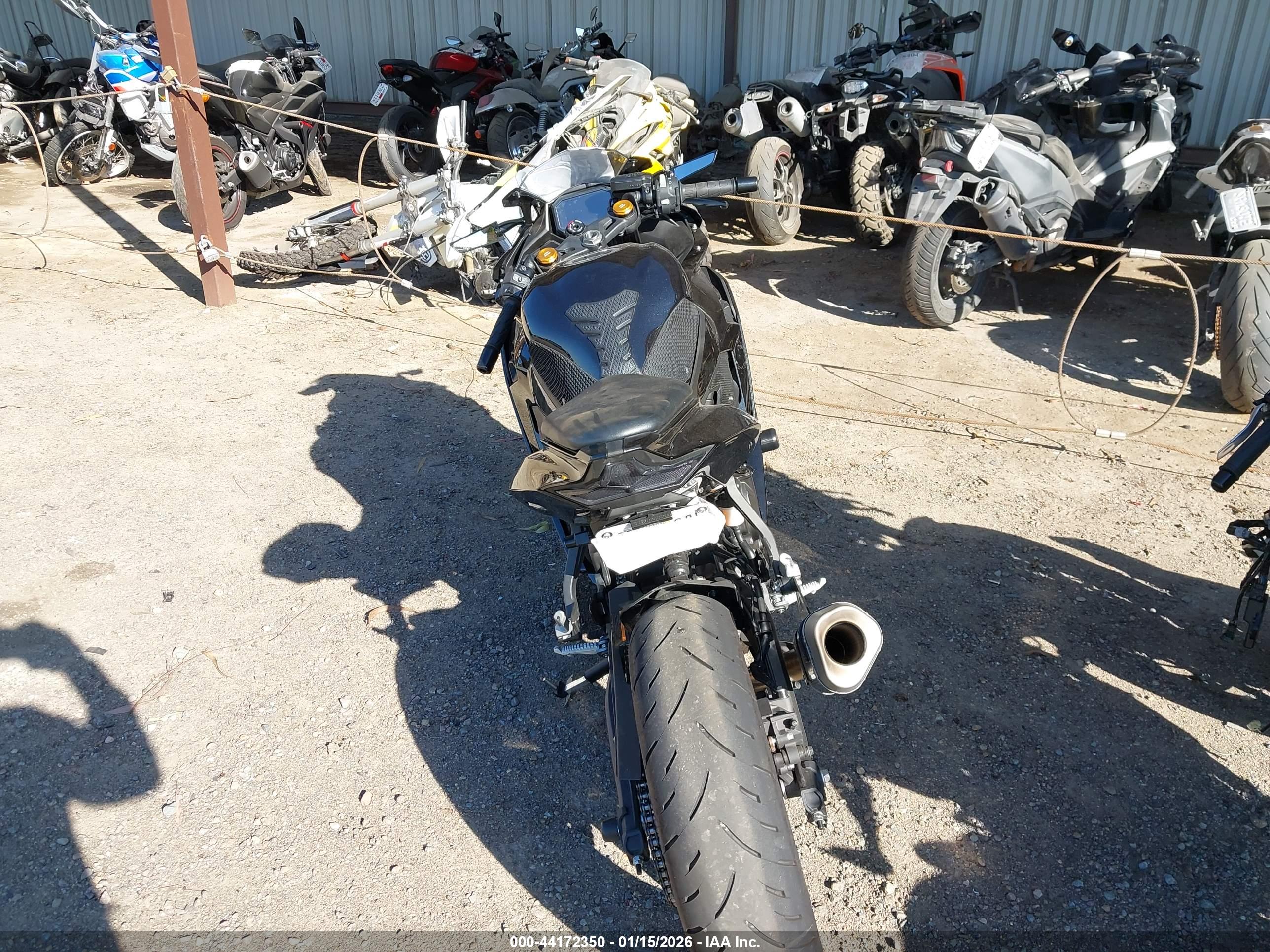 KAWASAKI ZX400 image 6
