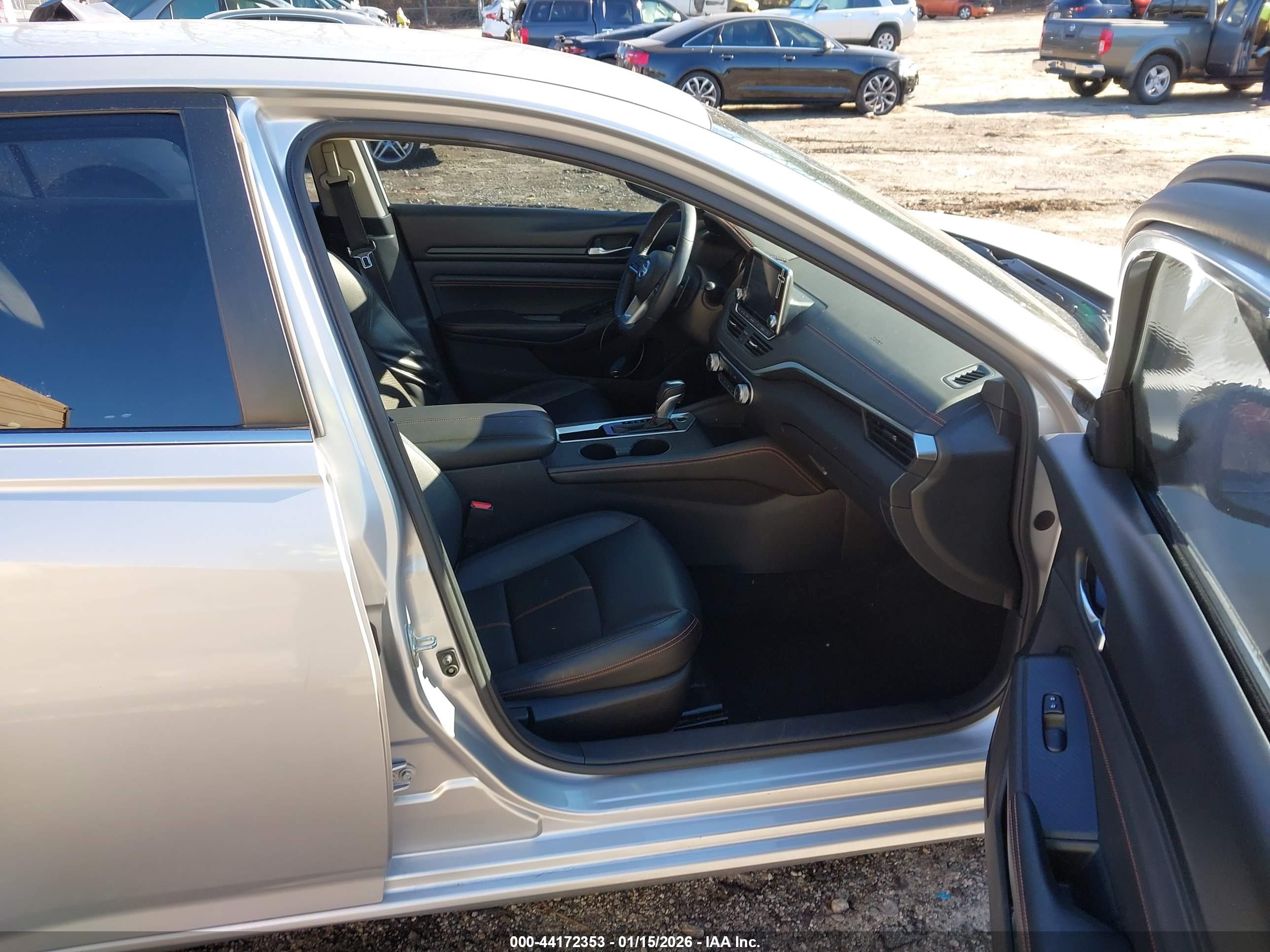 NISSAN ALTIMA image 5