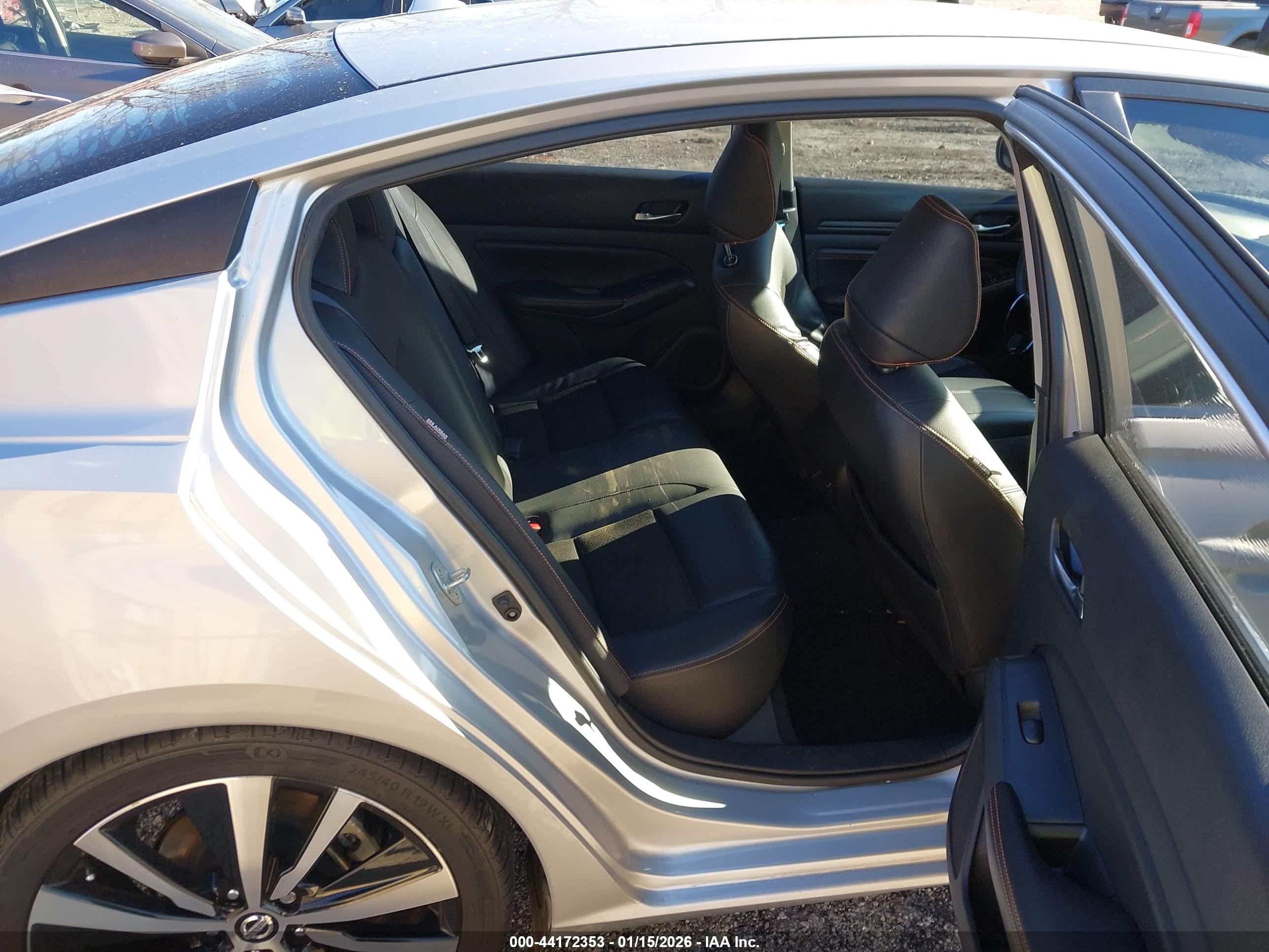 NISSAN ALTIMA image 8