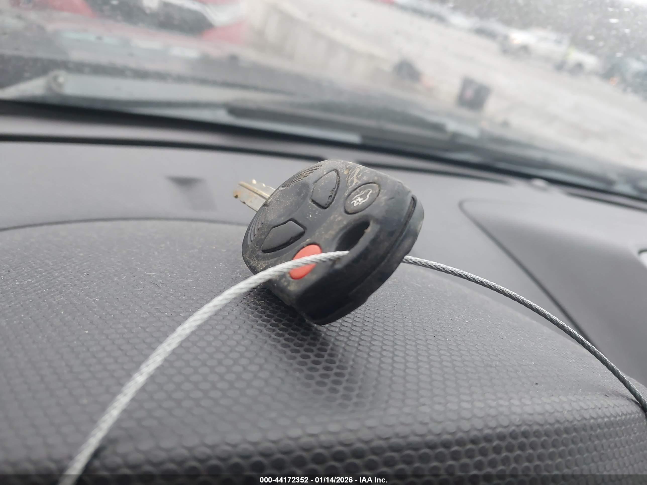 FORD ESCAPE image 11