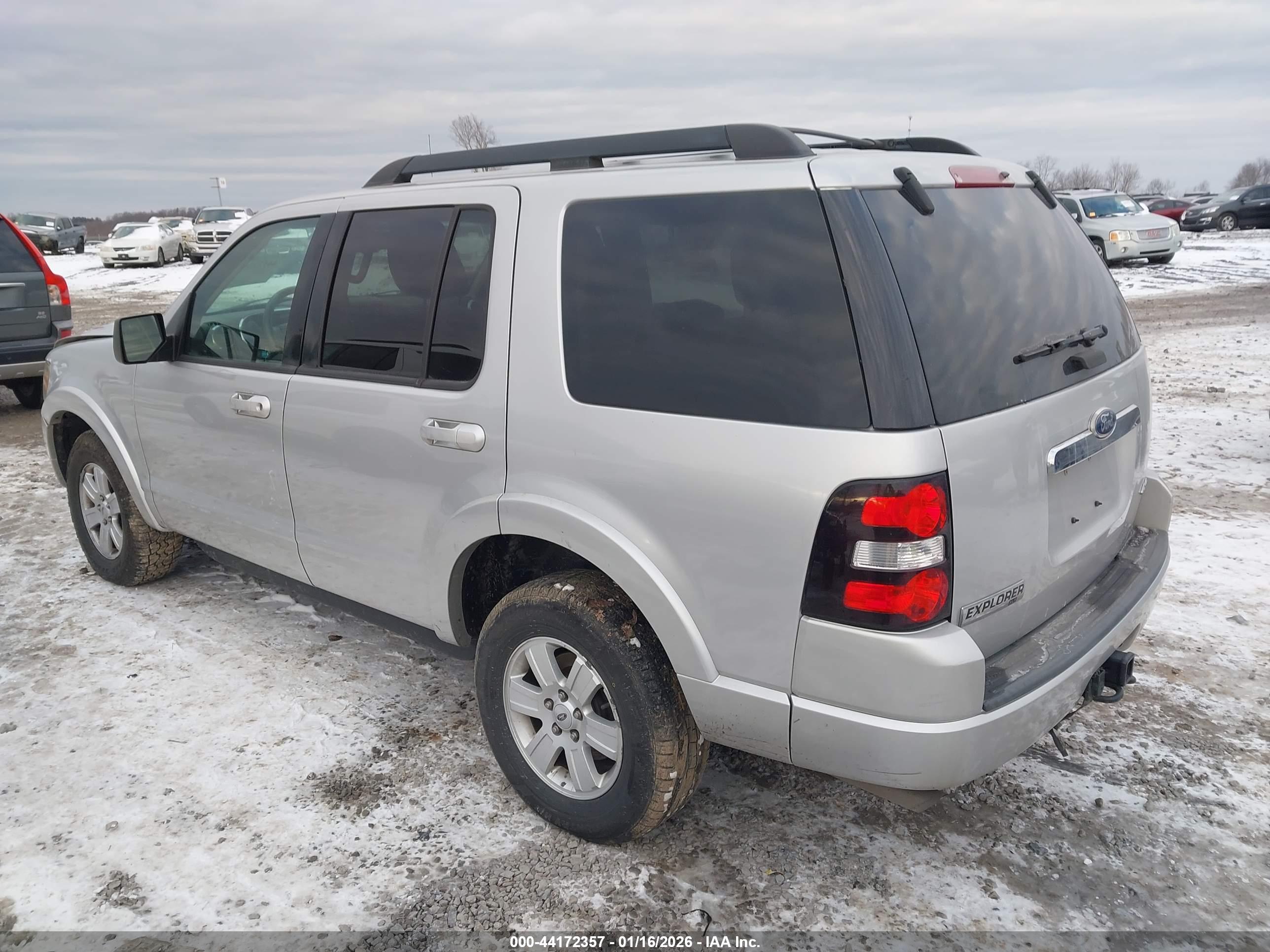 FORD EXPLORER image 3