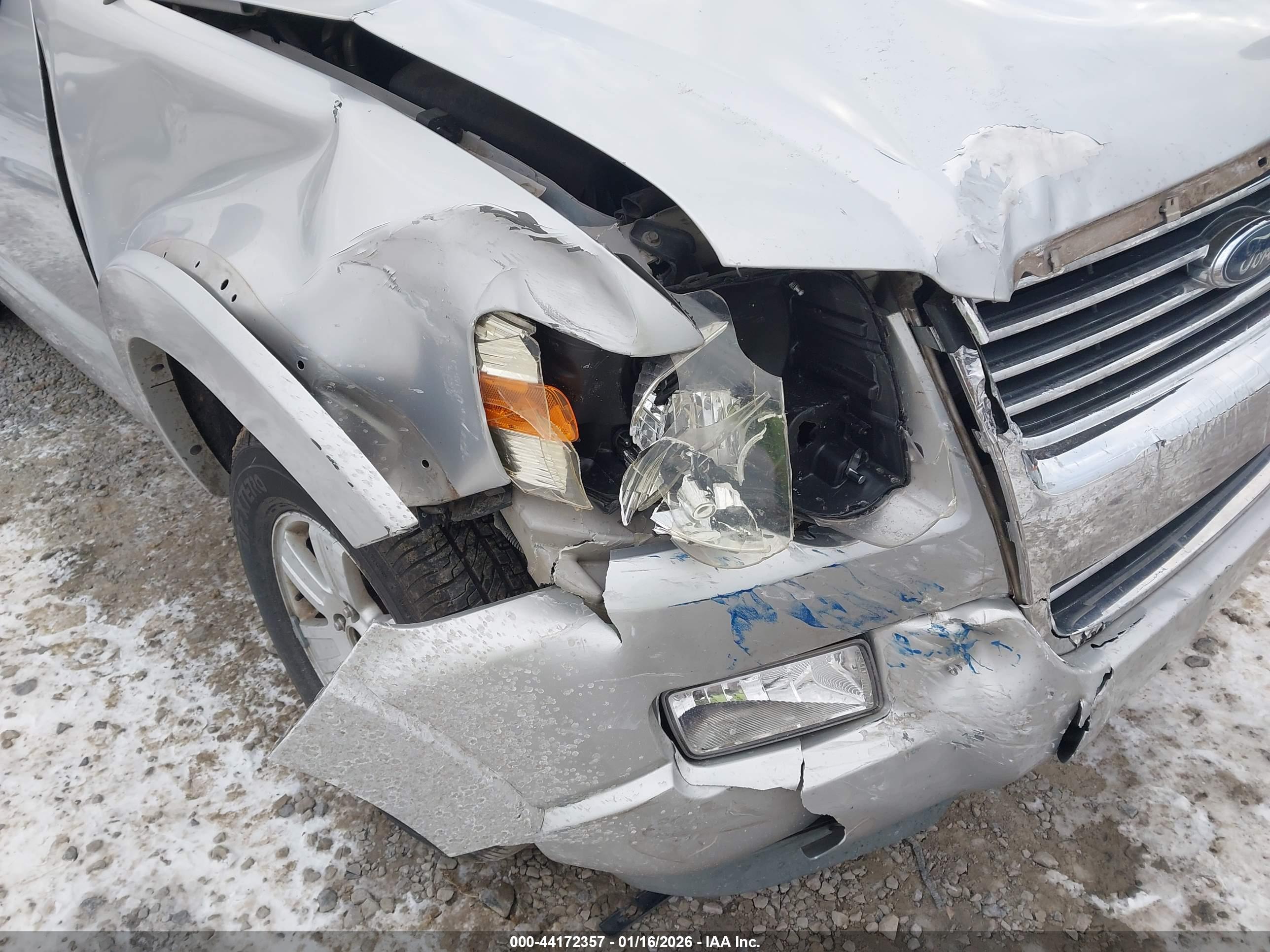FORD EXPLORER image 6