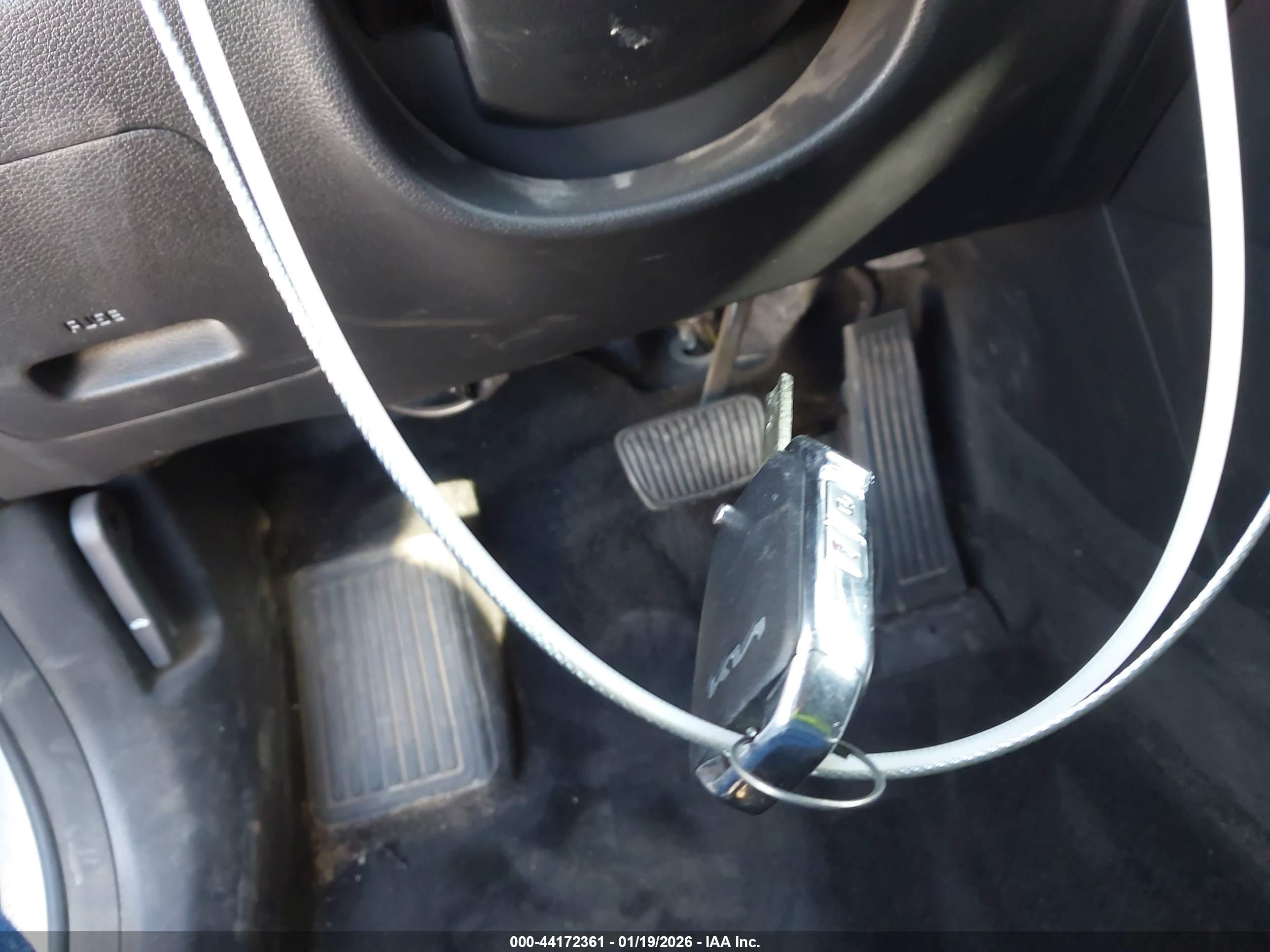 KIA SPORTAGE image 11